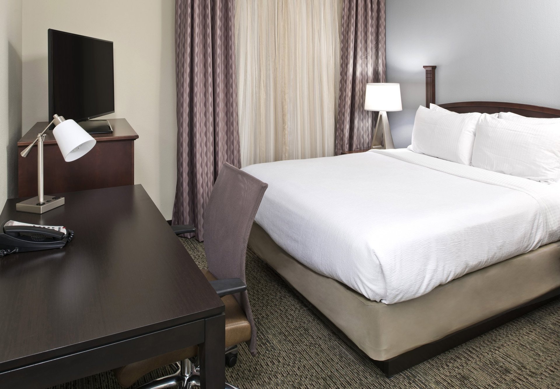 2 Bedroom Suite Bed