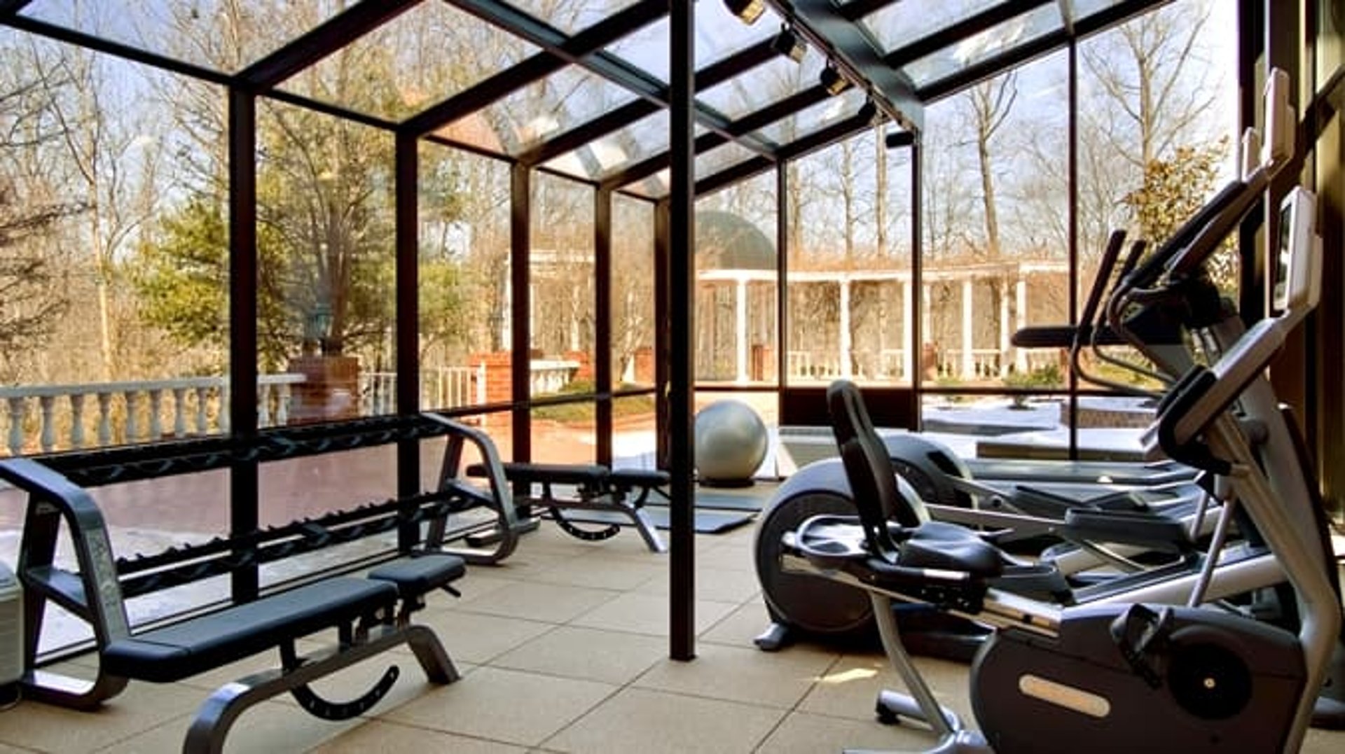 dh_fitness_4_677x380_FitToBoxSmallDimension_Center.jpg | DoubleTree by Hilton Hotel Charlottesville