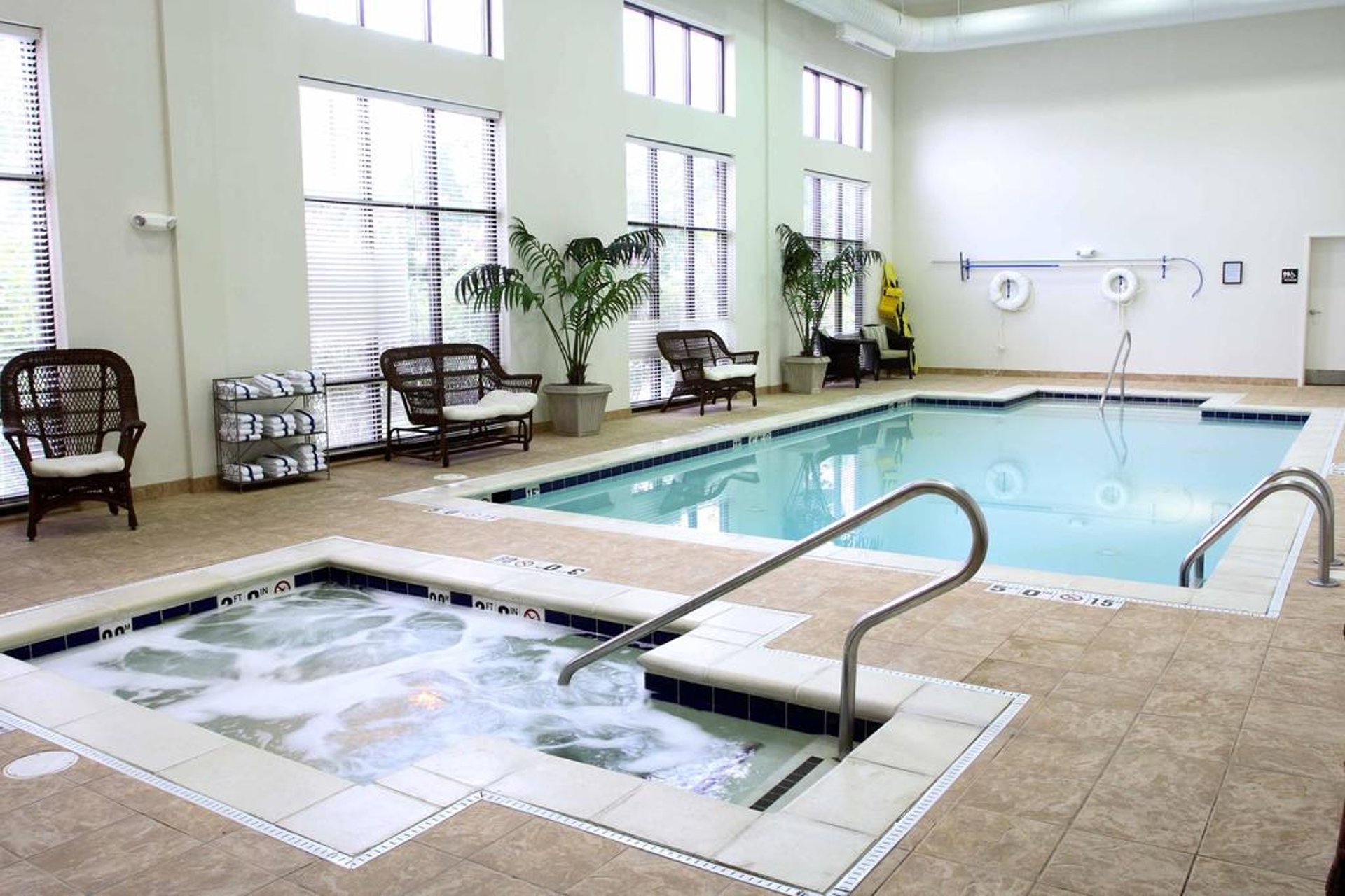 77142097.jpg | Hampton Inn & Suites Chesapeake-Square Mall