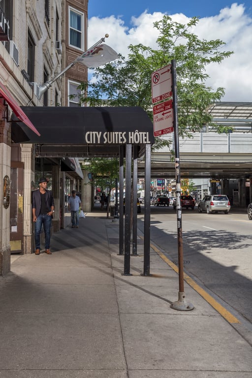 Street area | City Suites Chicago