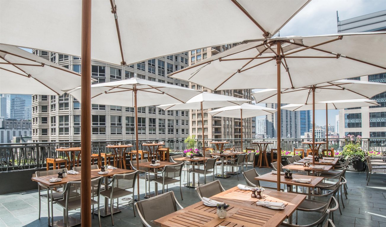 Outdoor Restaurant | Park Hyatt Chicago