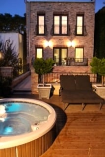 Jacuzzi & Sun deck | Villa D' Citta Bed & Breakfast