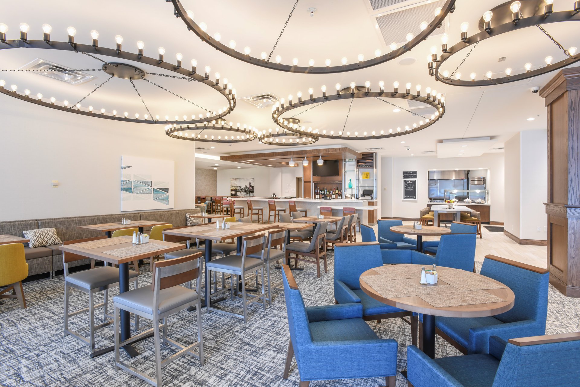 Restaurant | Hilton Garden Inn Cincinnati Midtown