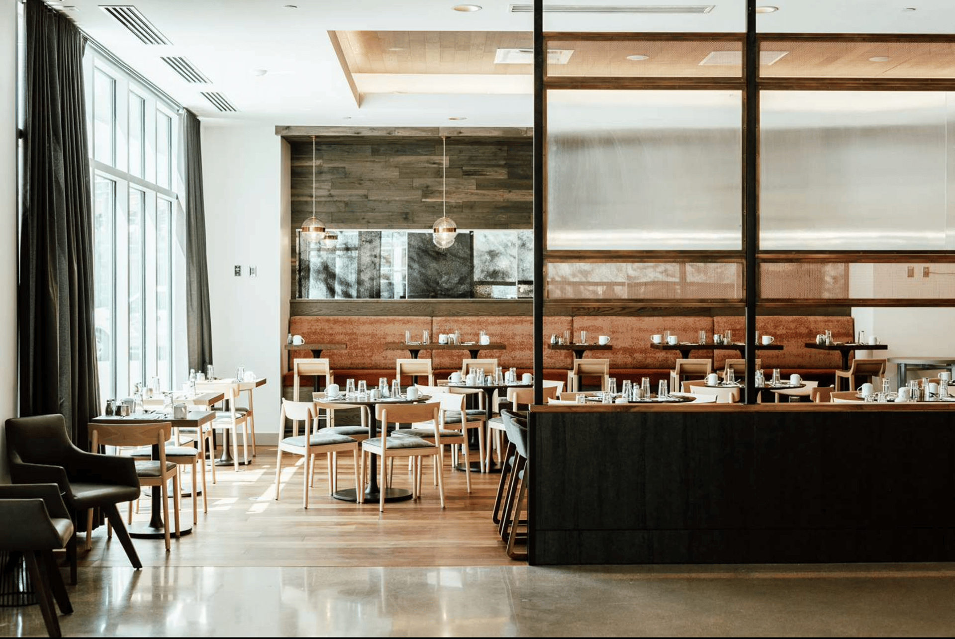Dining Seating | Hilton Garden Inn Denver Union Station, CO
