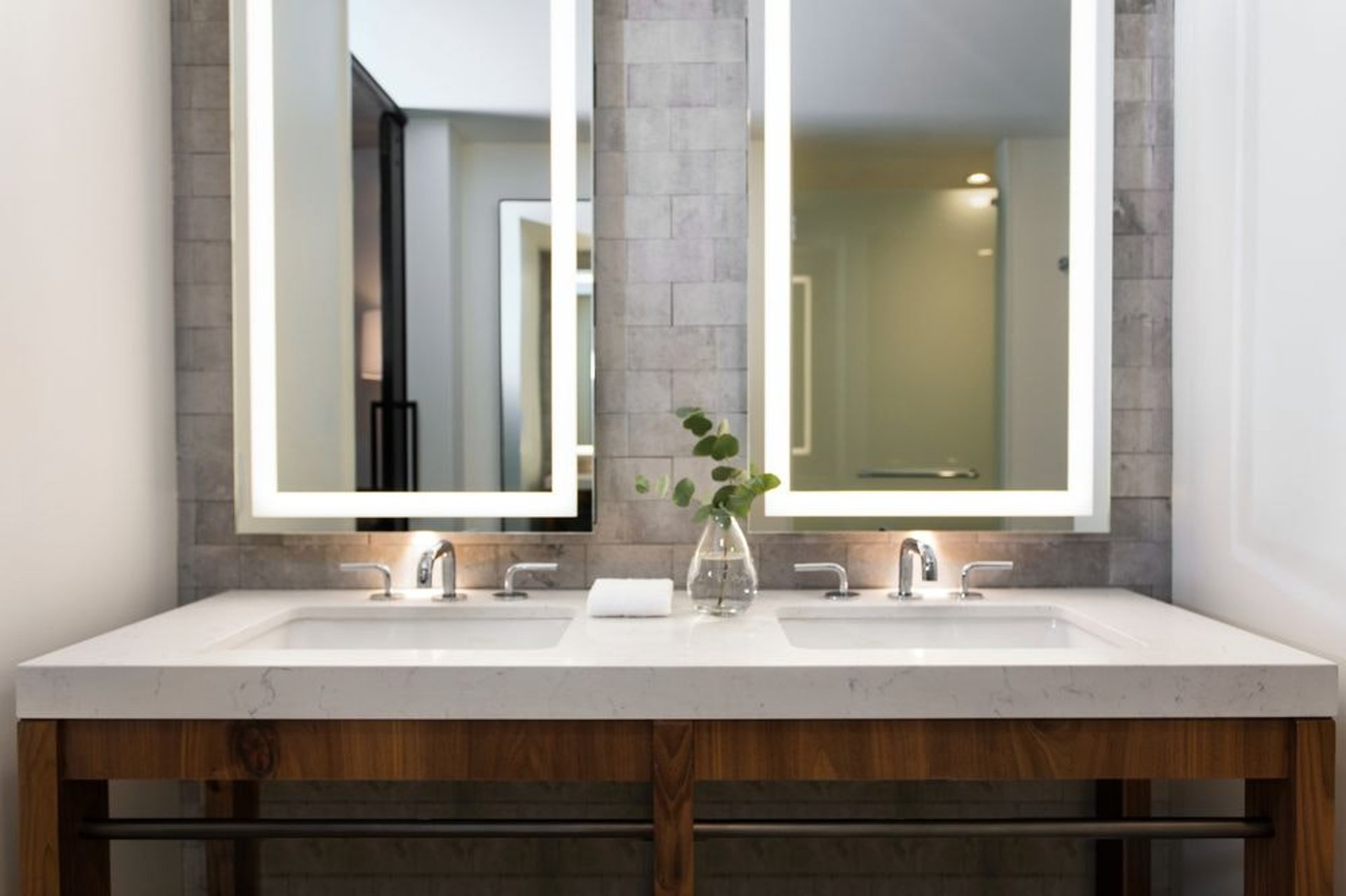 King Spa Suite Sink