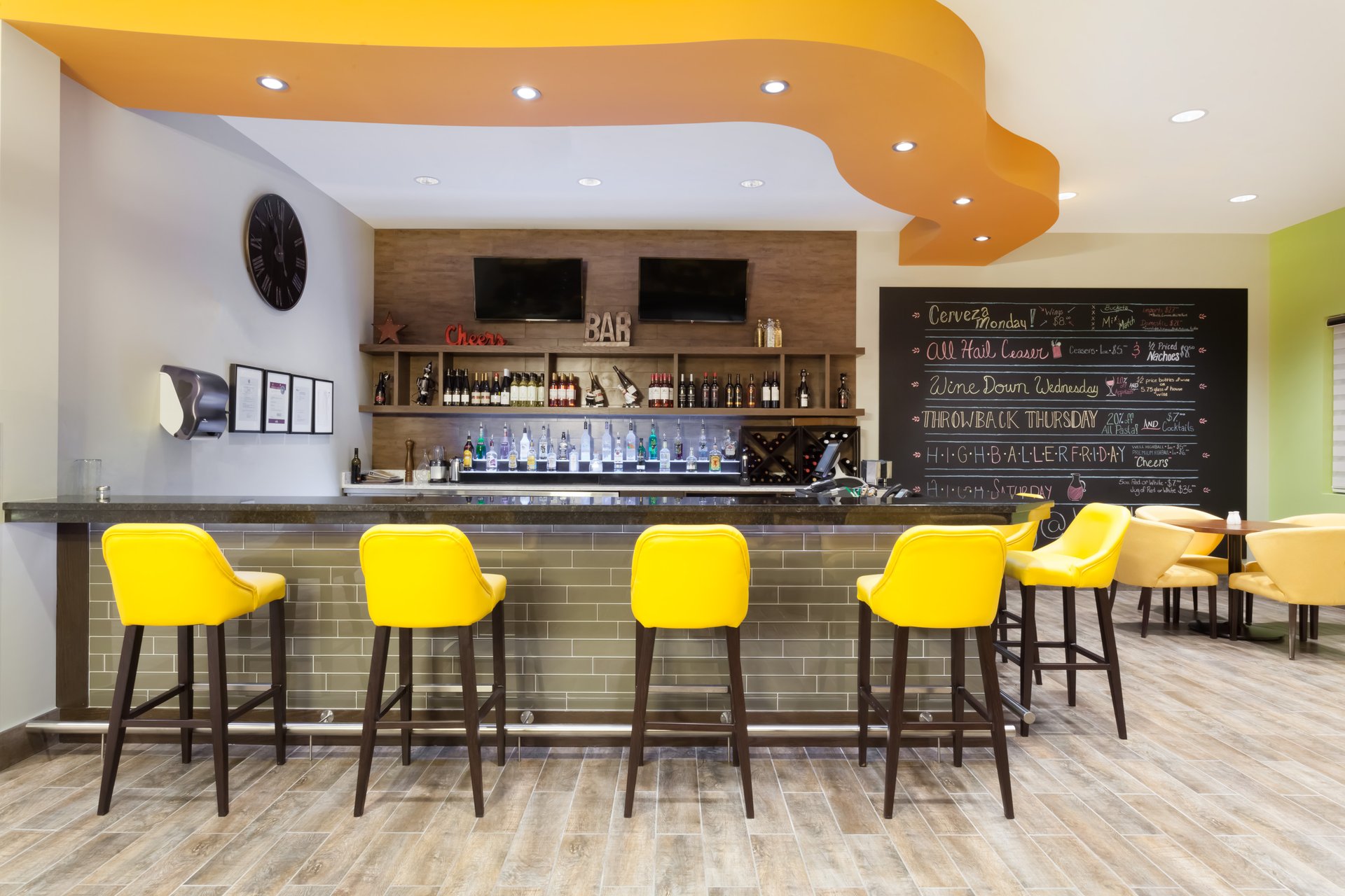 Restaurant | Wyndham Garden Edmonton Airport