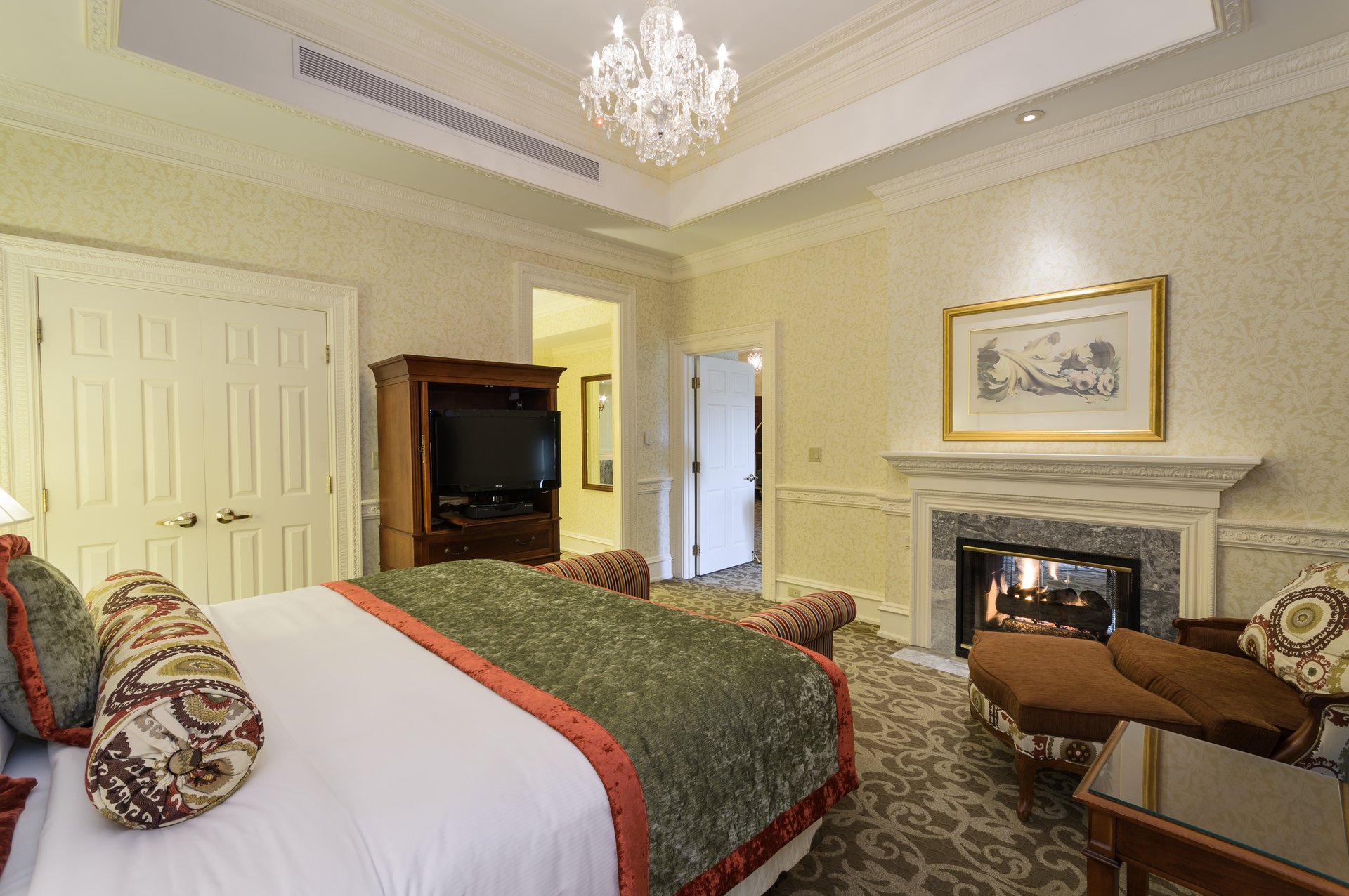 Chateau_Club-Suite (1540) 4.jpg