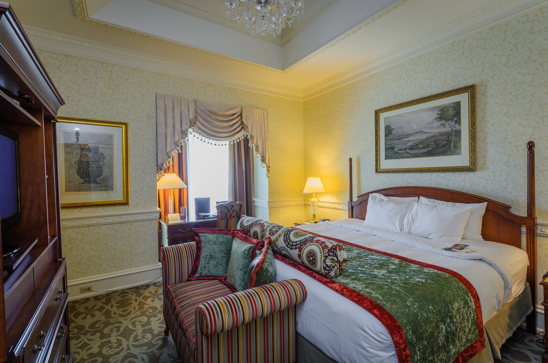 Chateau_Club-Suite (No Fireplace) (1510) 2.jpg