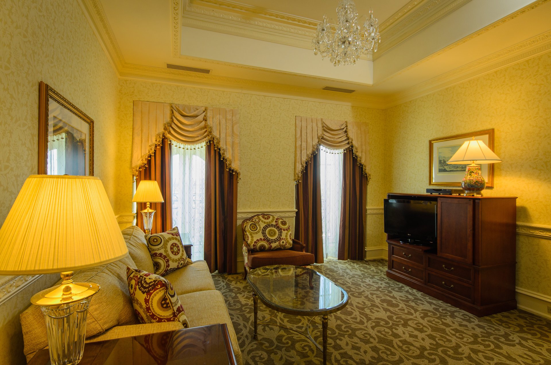 Chateau_Club-Suite (No Fireplace) (1510) 3.jpg