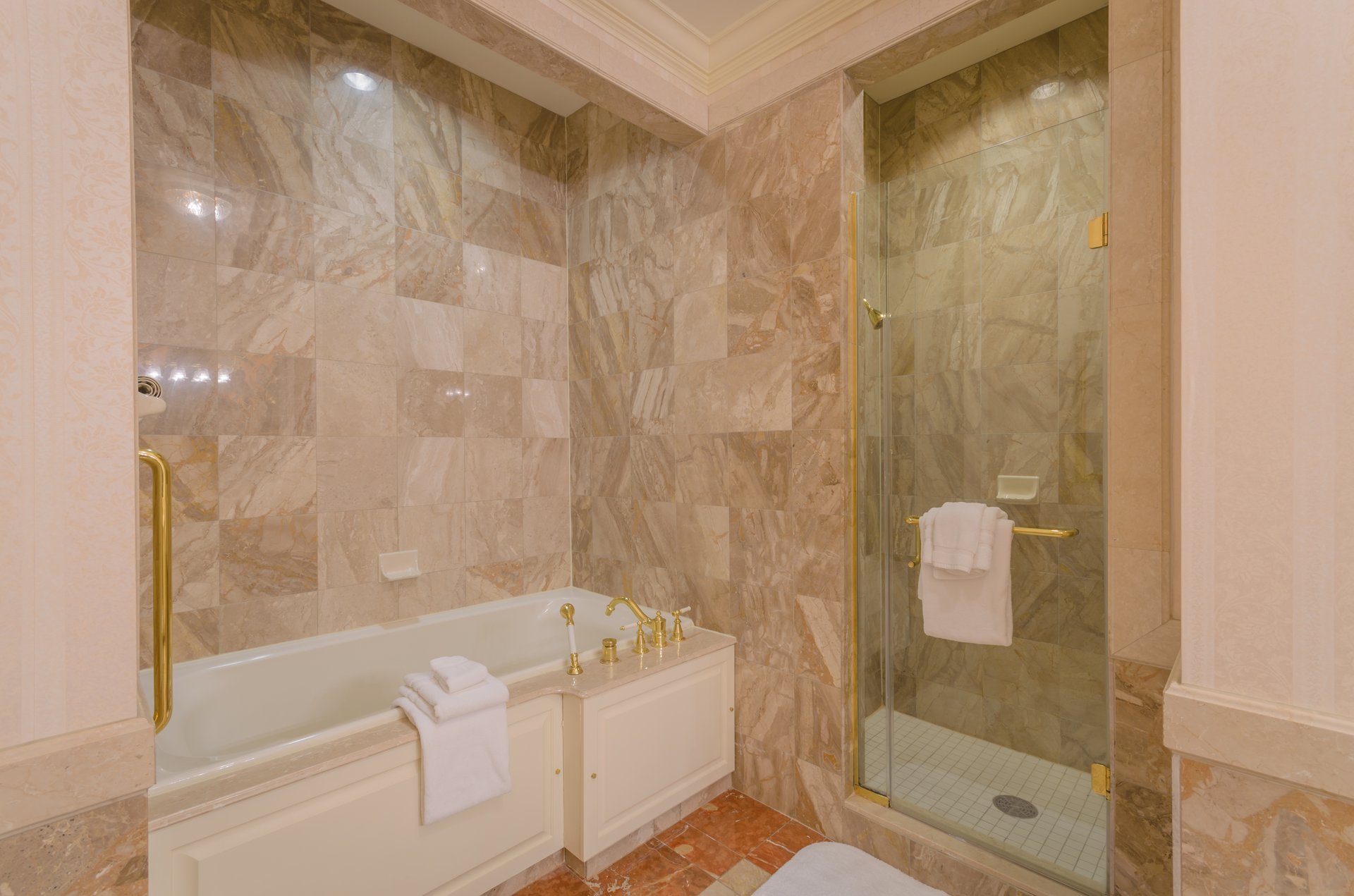 Chateau_Junior-Suite-Double (1229) 4.jpg