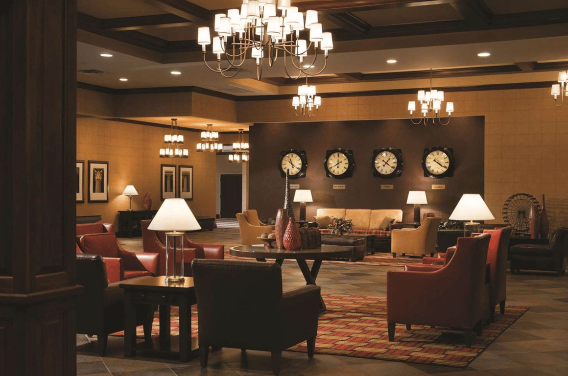 Lobby | DoubleTree by Hilton Cincinnati Airport