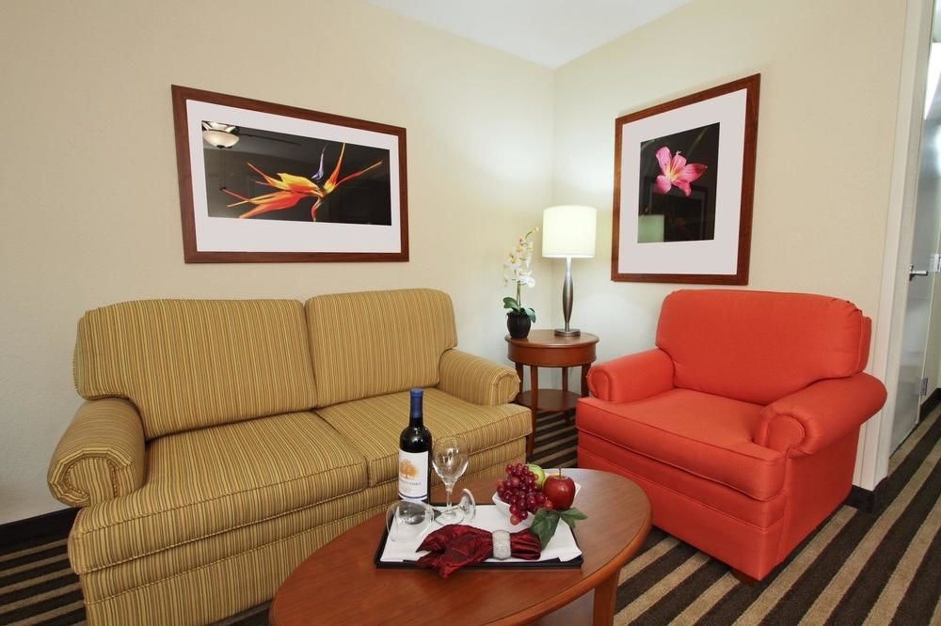 1 King Bed Junior Suite Living Area