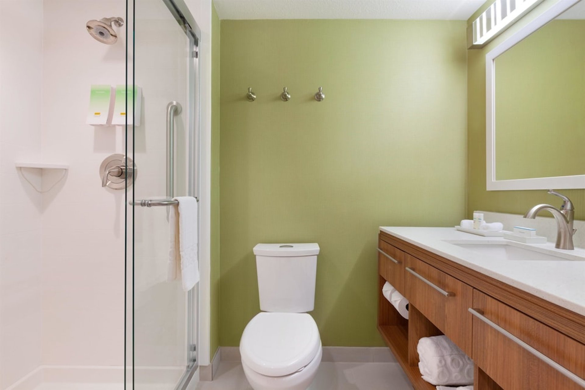 Studio bathroom.jpg