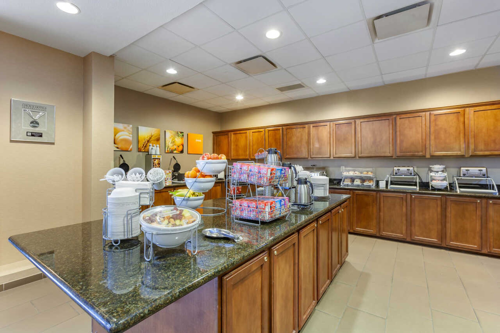 Breakfast | Comfort Suites Glendale - State Farm Stadium Area