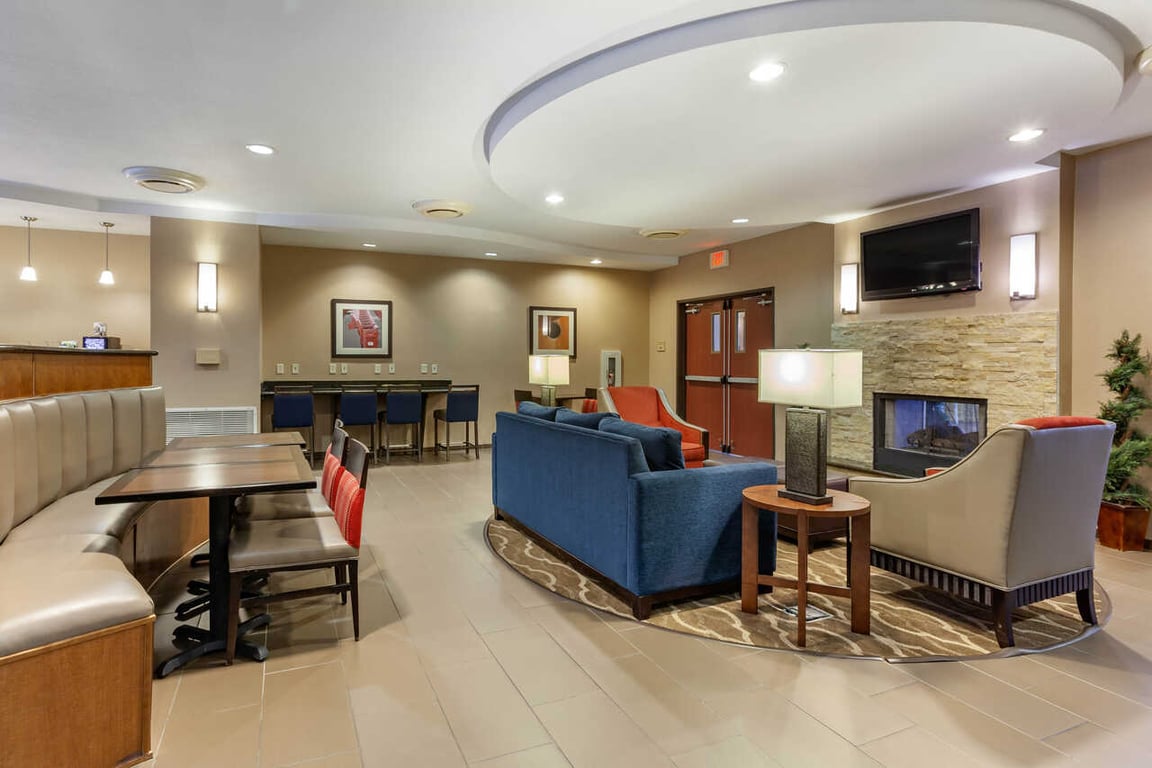 Fireplace | Comfort Suites Glendale - State Farm Stadium Area