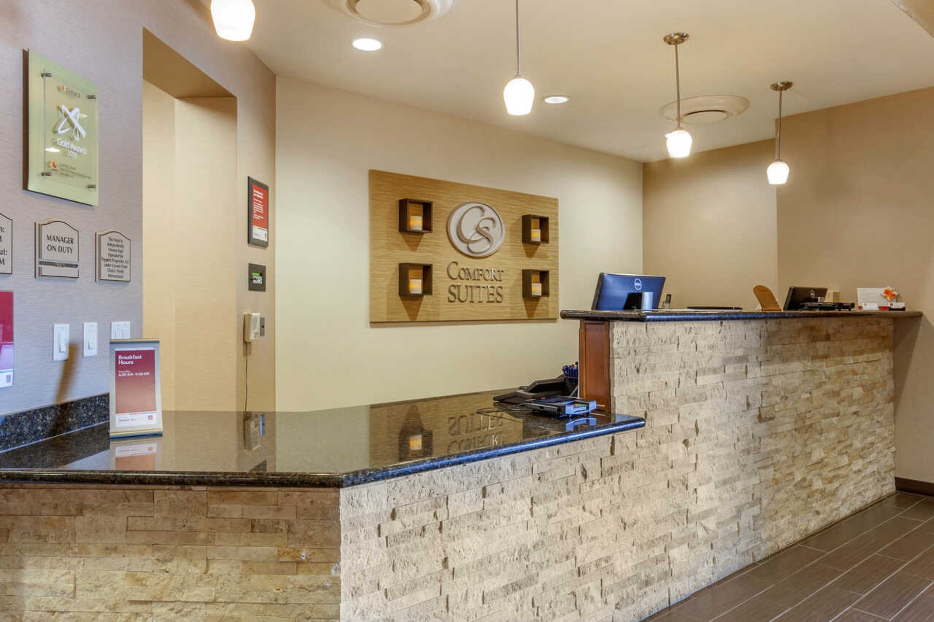 Front Desk | Comfort Suites Glendale - State Farm Stadium Area