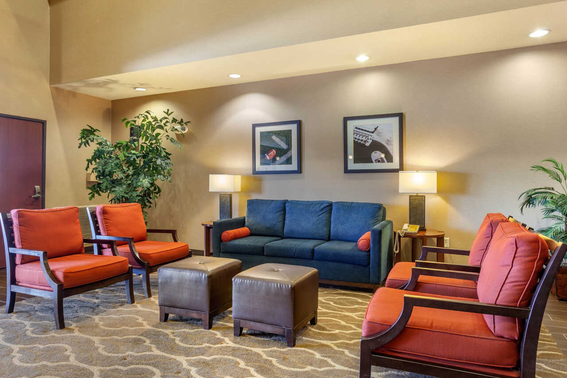Seating | Comfort Suites Glendale - State Farm Stadium Area