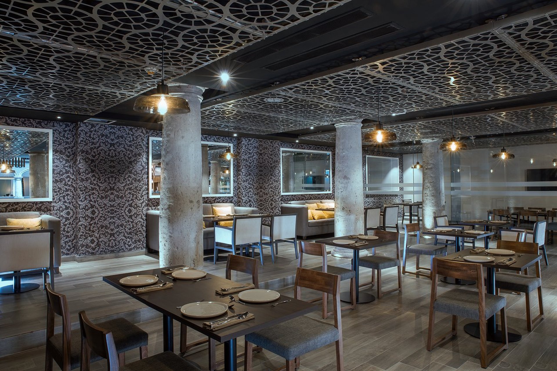 Dining | Hotel 1970 Posada Guadalajara, Curio Collection by Hilton