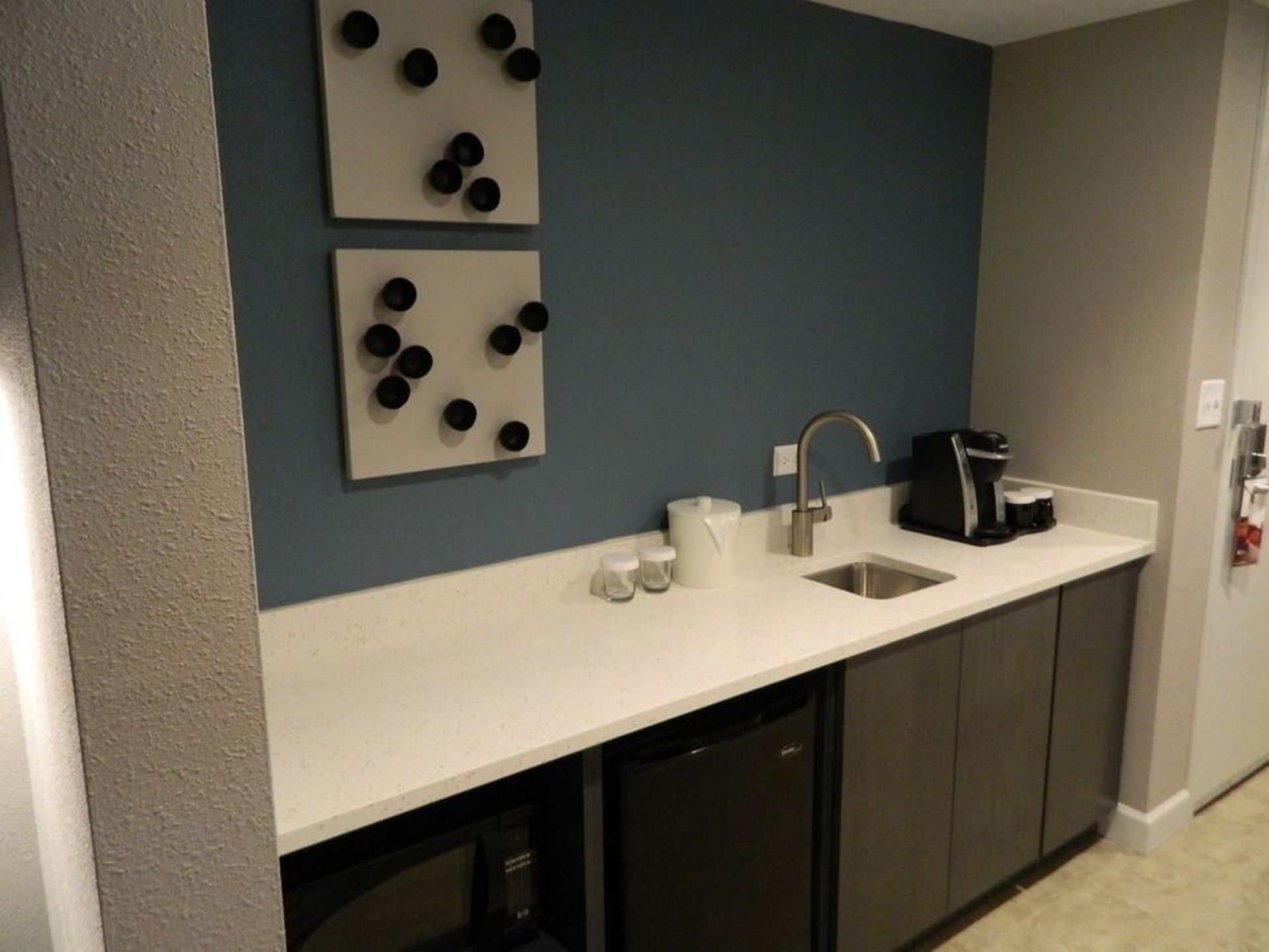 Executive Suite Kitchenette