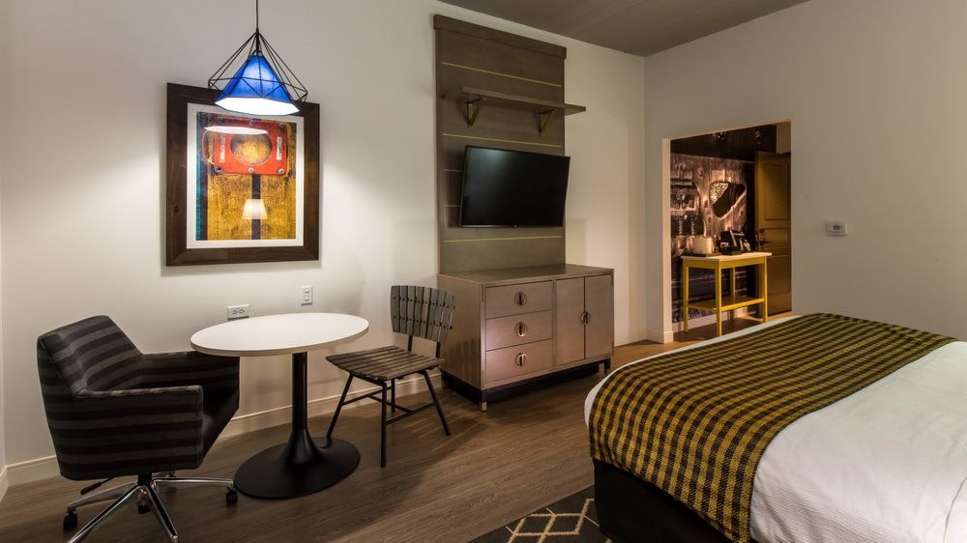 1 Bed Suite Living Area