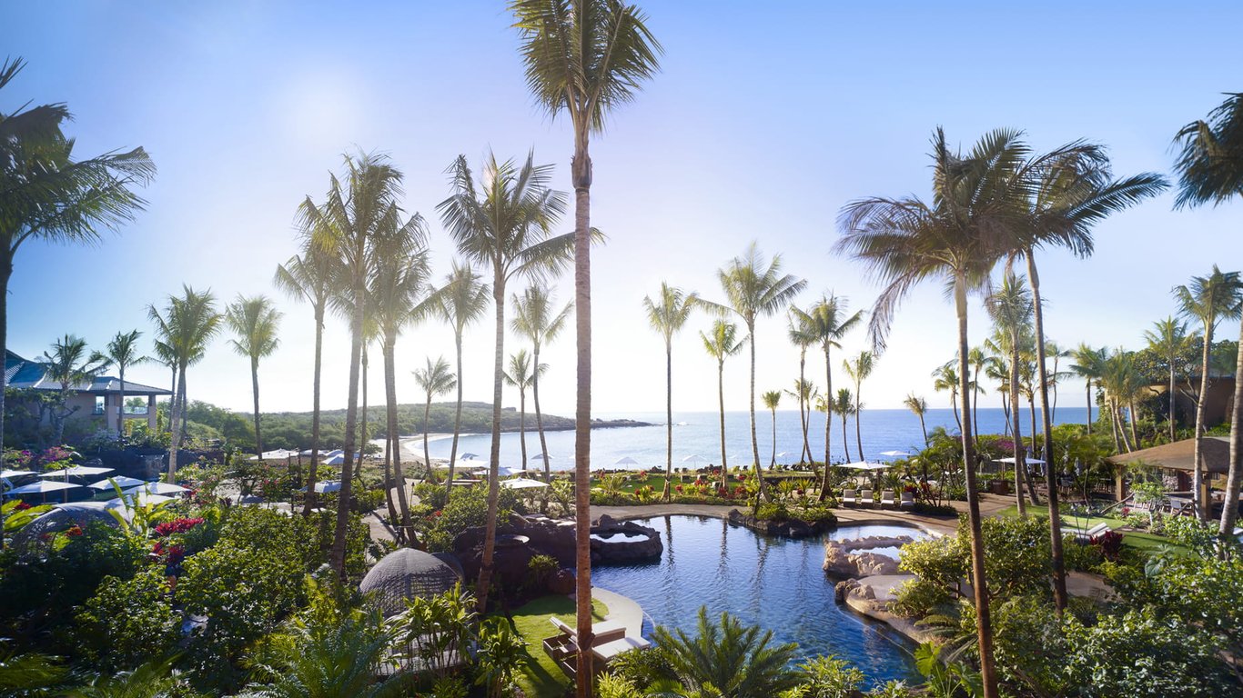 Pool | Four Seasons Resort Lanai