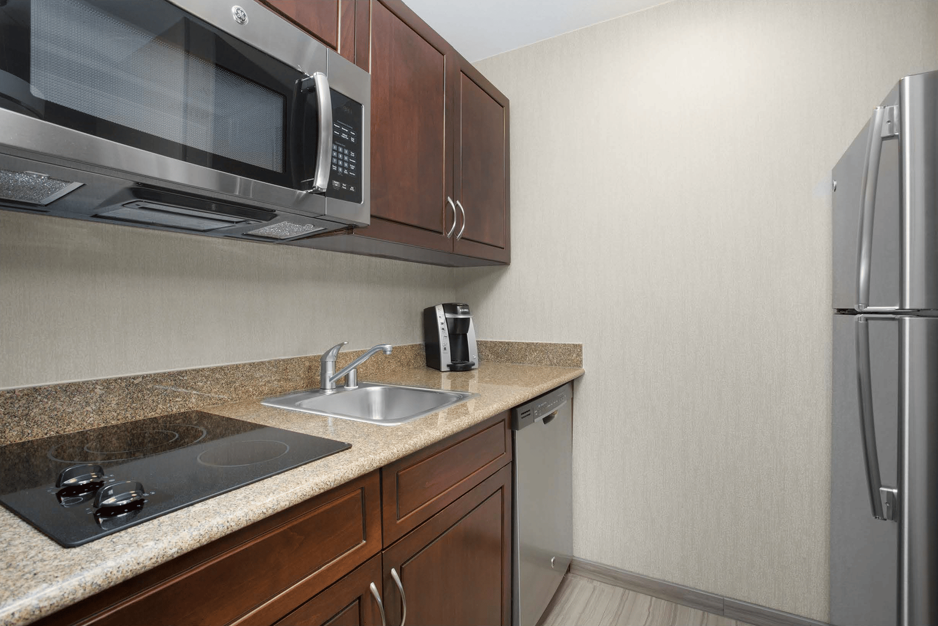 1 kg 1 bdrm kitchen