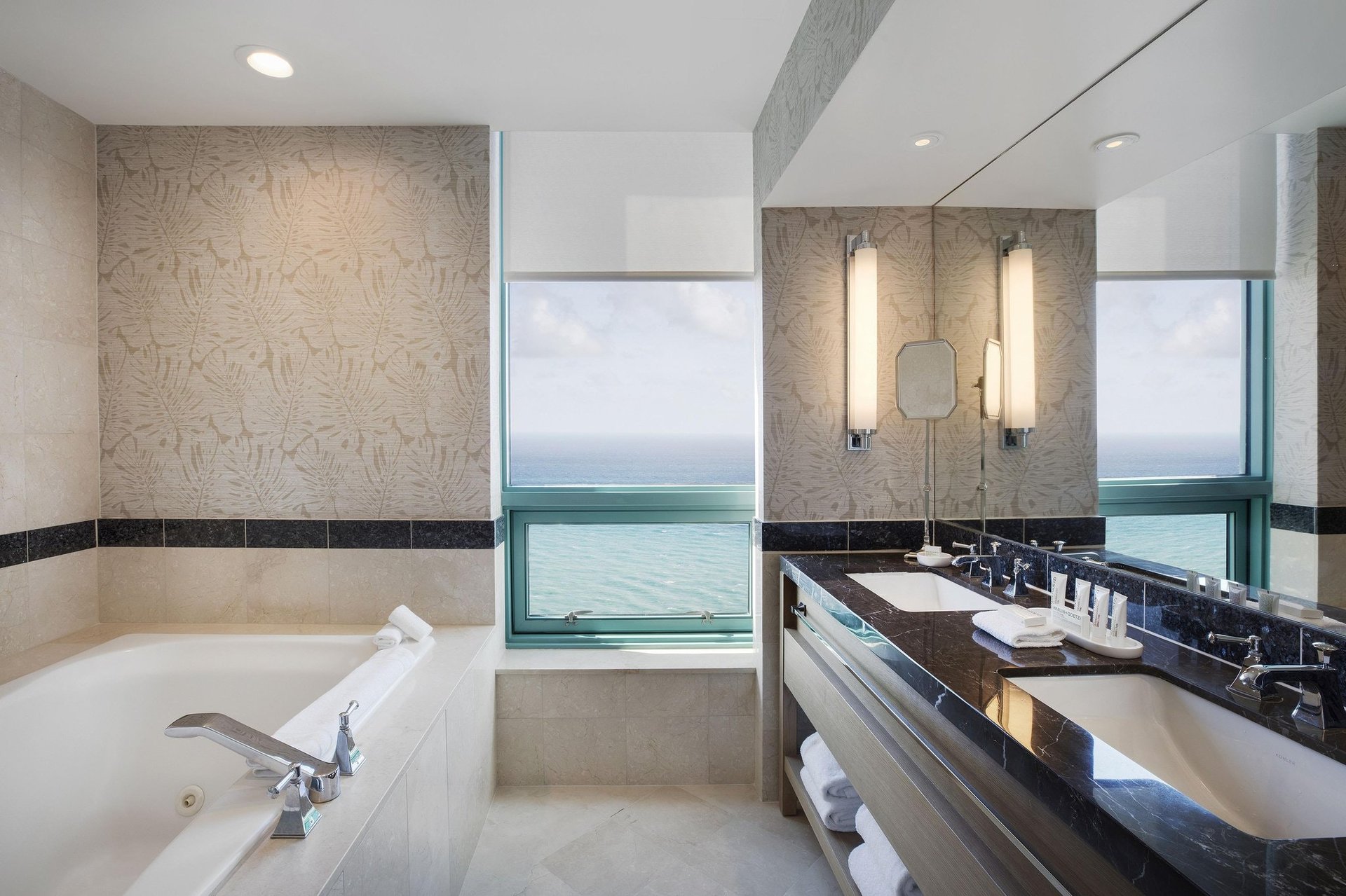 Suite Bathroom