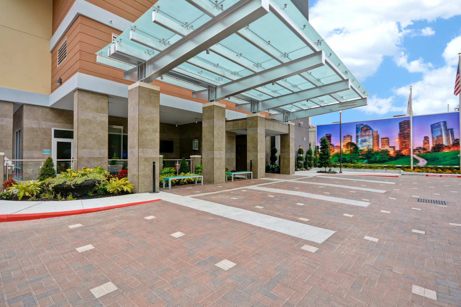 Driveway | Home2 Suites by Hilton Houston Near the Galleria