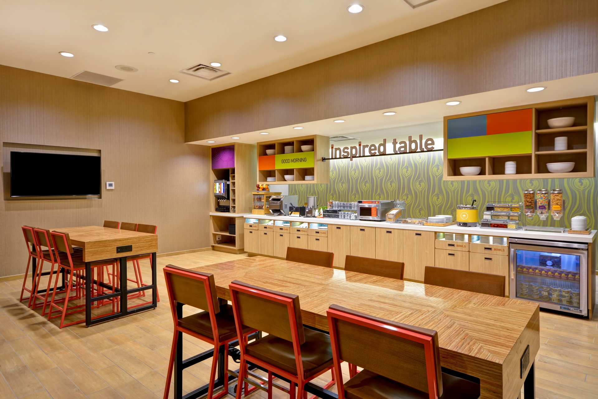 Table | Home2 Suites by Hilton Houston Near the Galleria