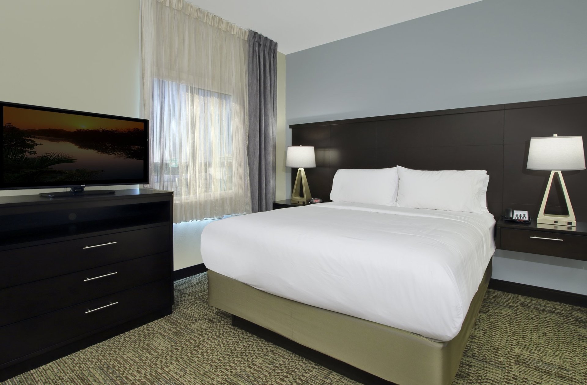 Queen Studio Suite Bed