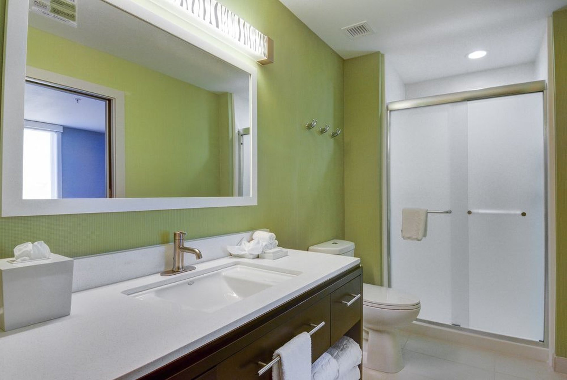 Suite Bathroom