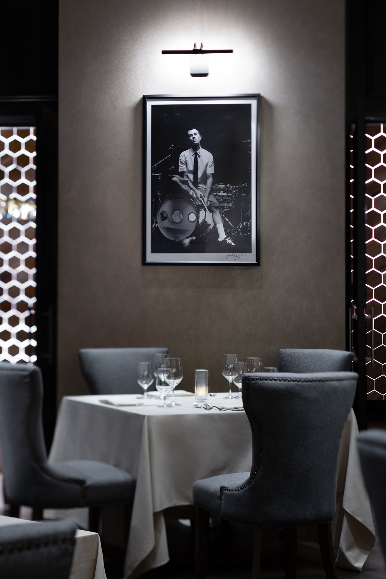 20220527_RW_Crossroads_Single_Table_V2.jpg | Conrad Las Vegas at Resorts World