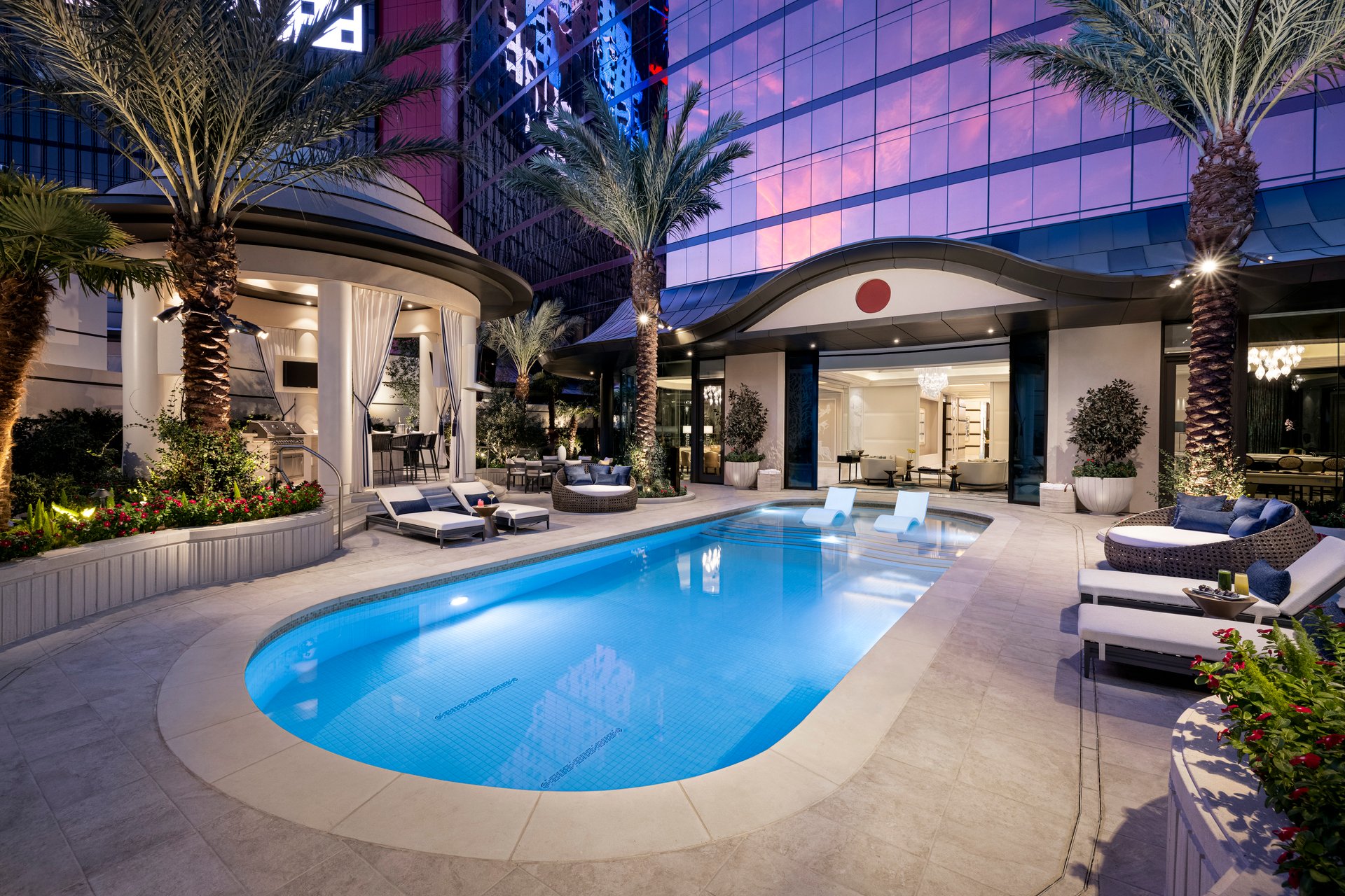RW_Palace_Two_Backyard