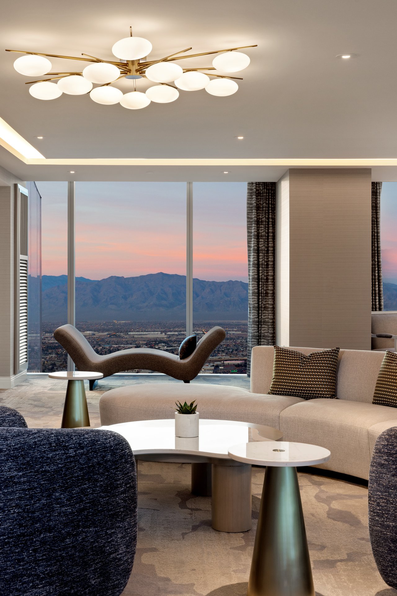 FBLV_Tower_54_Grand Panorama Suite.jpg