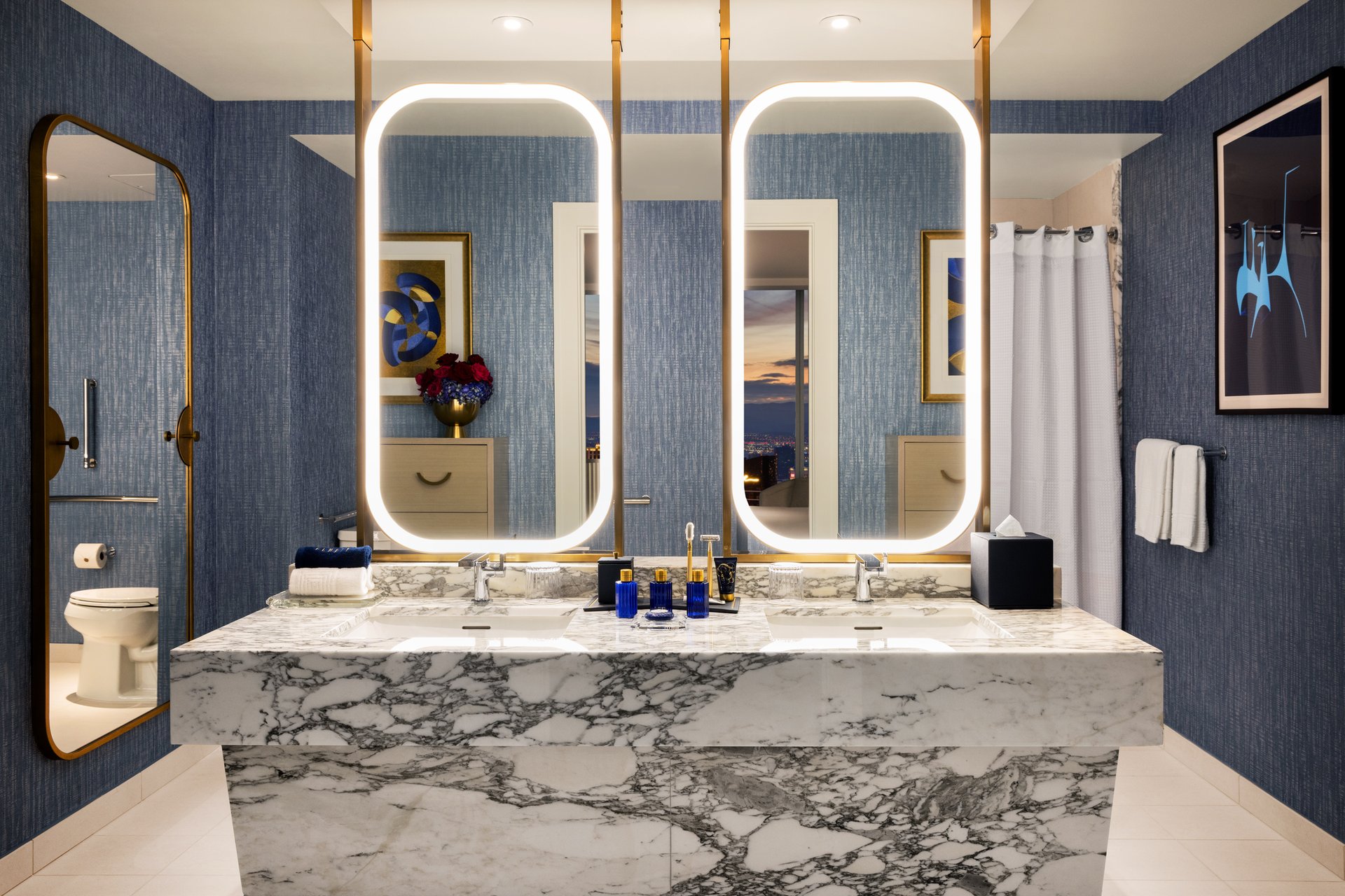 FBLV_Tower_57_Grand Panorama Suite.jpg
