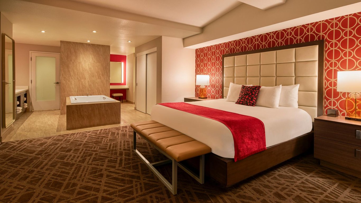 195 Resort Premium Suite Room Overview 019 1.jpg | Horseshoe Las Vegas