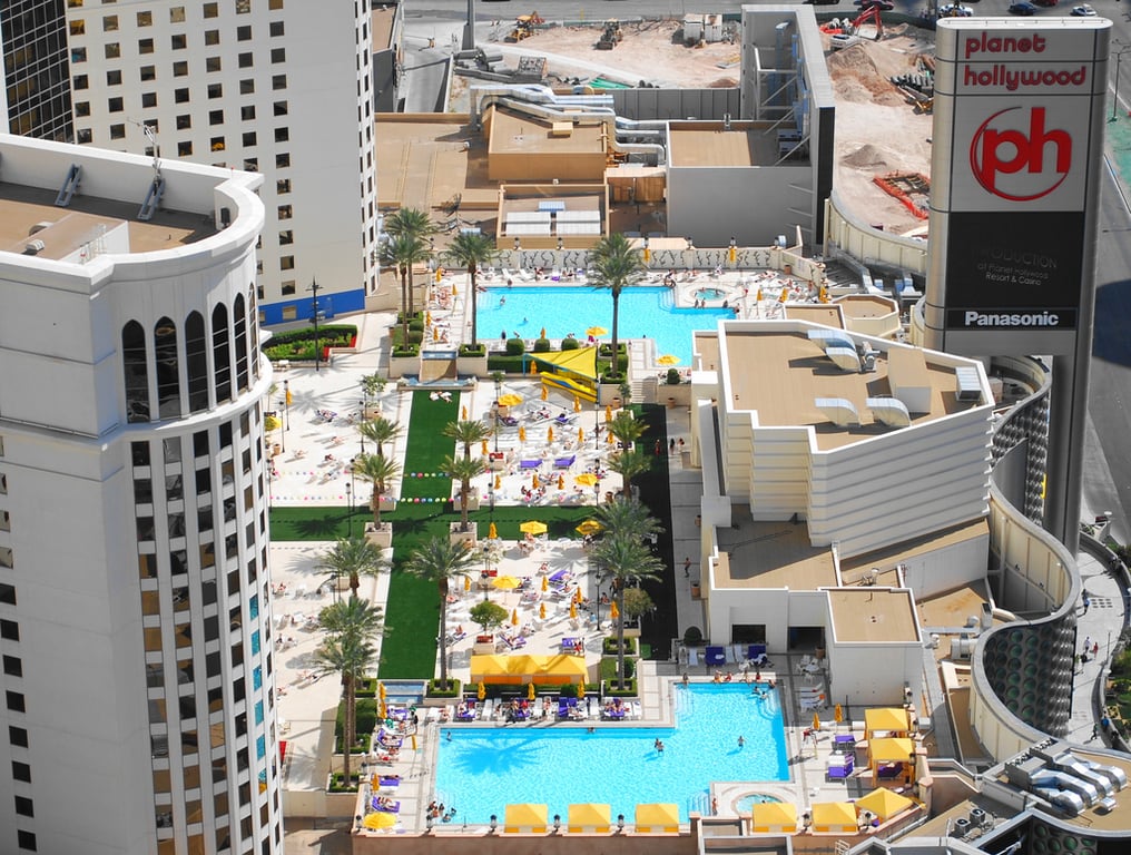 Pools | Planet Hollywood Resort & Casino