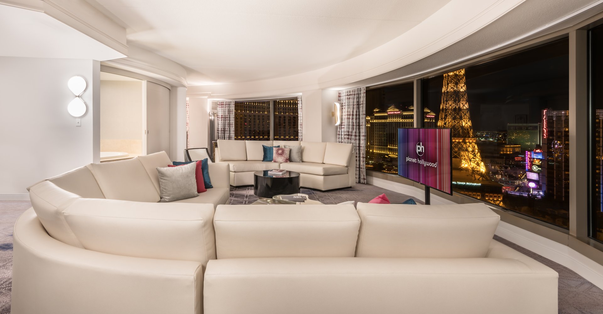 Ultra Panorama Suite Living Room