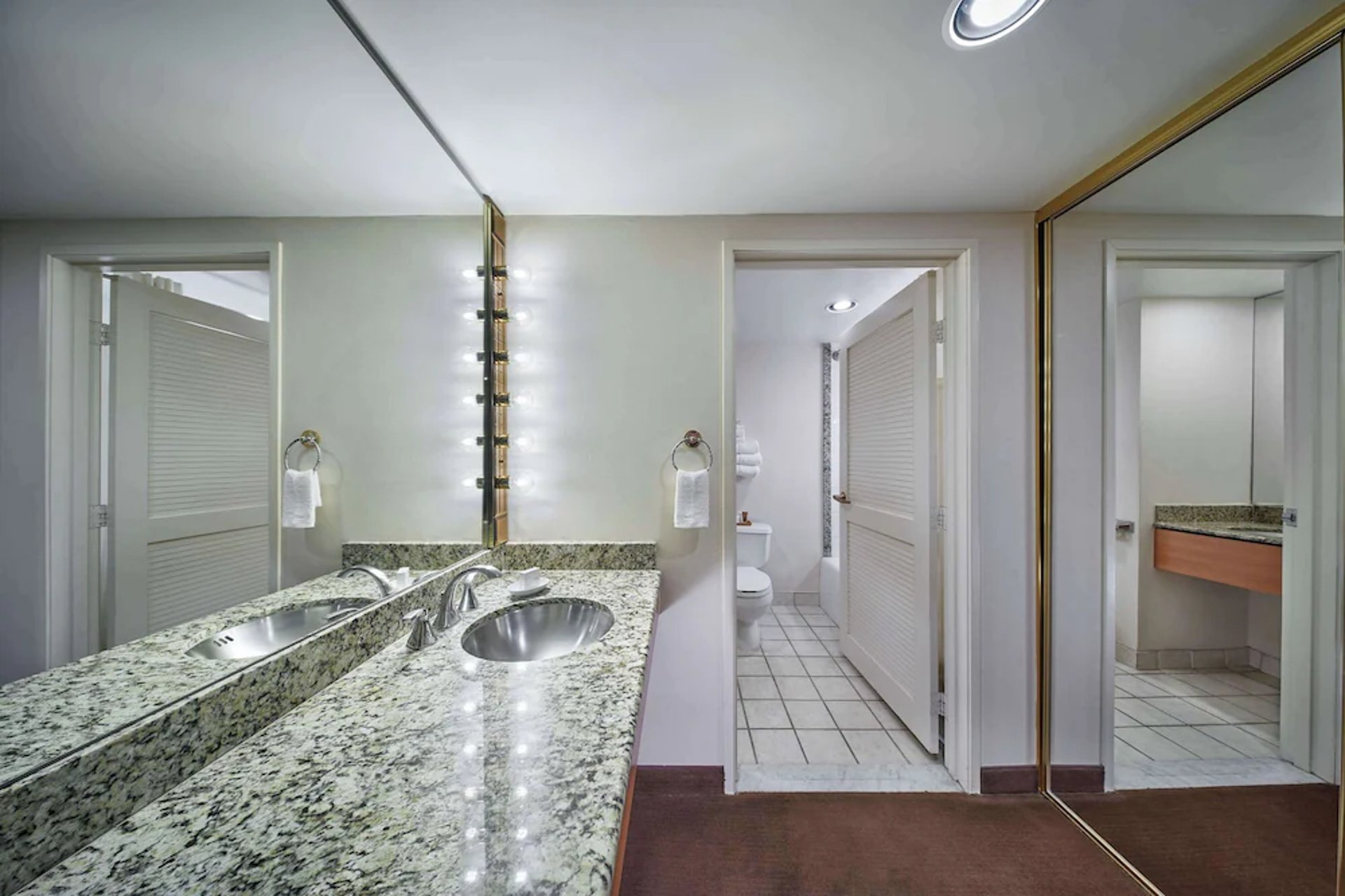 King Suite 04.webp