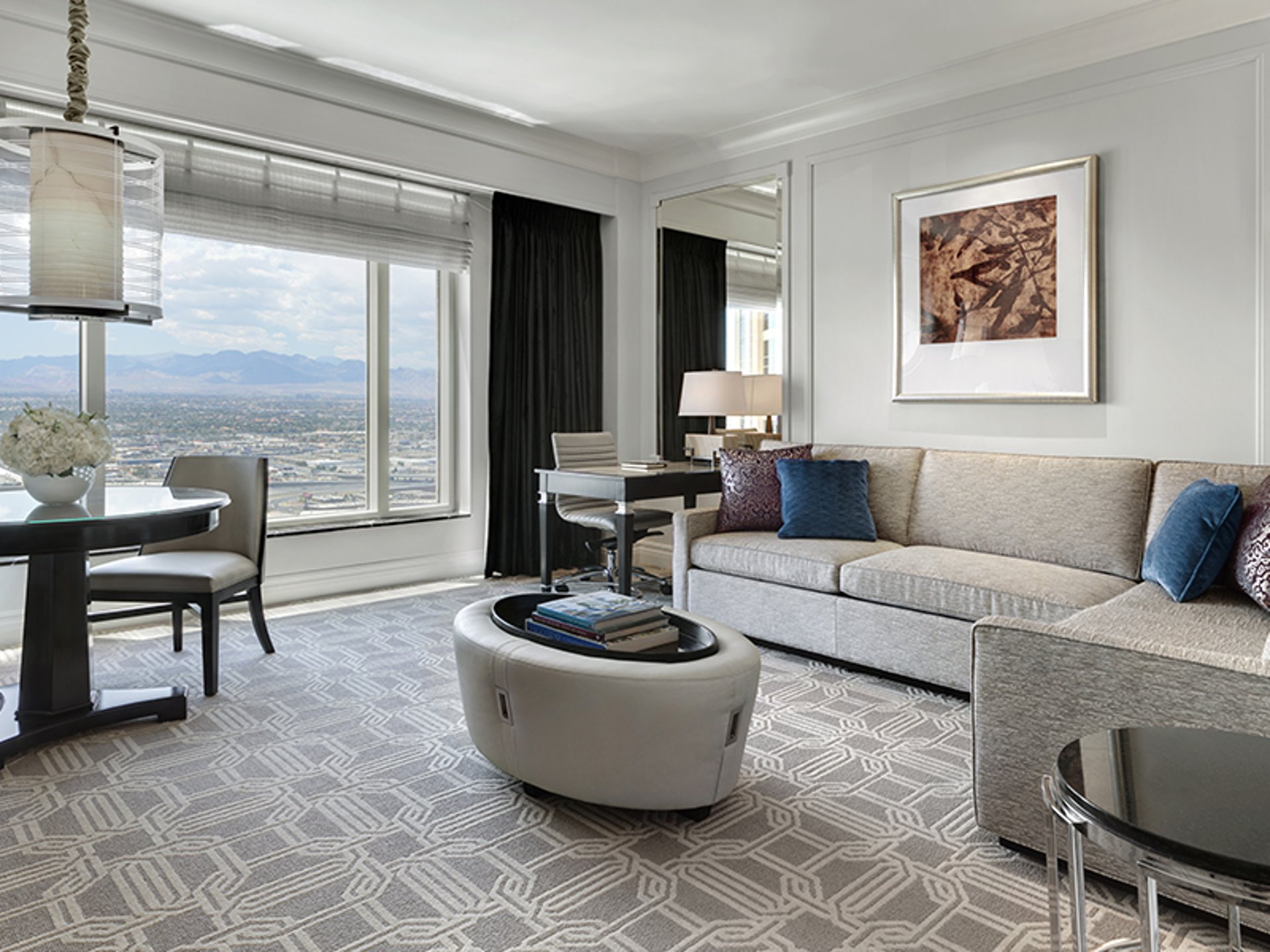 Luxury King Suite with Prestige Club Lounge Access City View.jpg