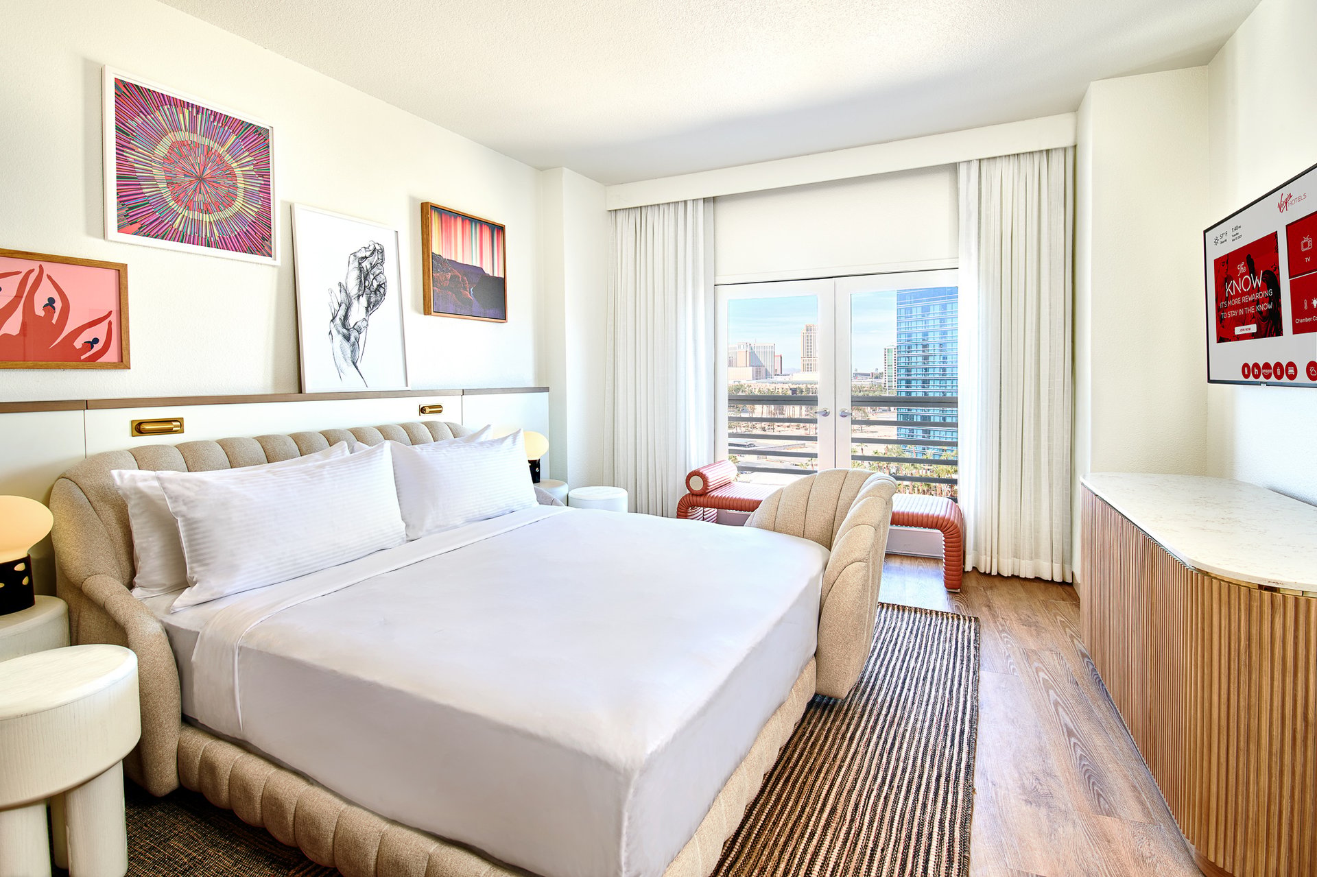 Oasis Chamber Suite Bedroom