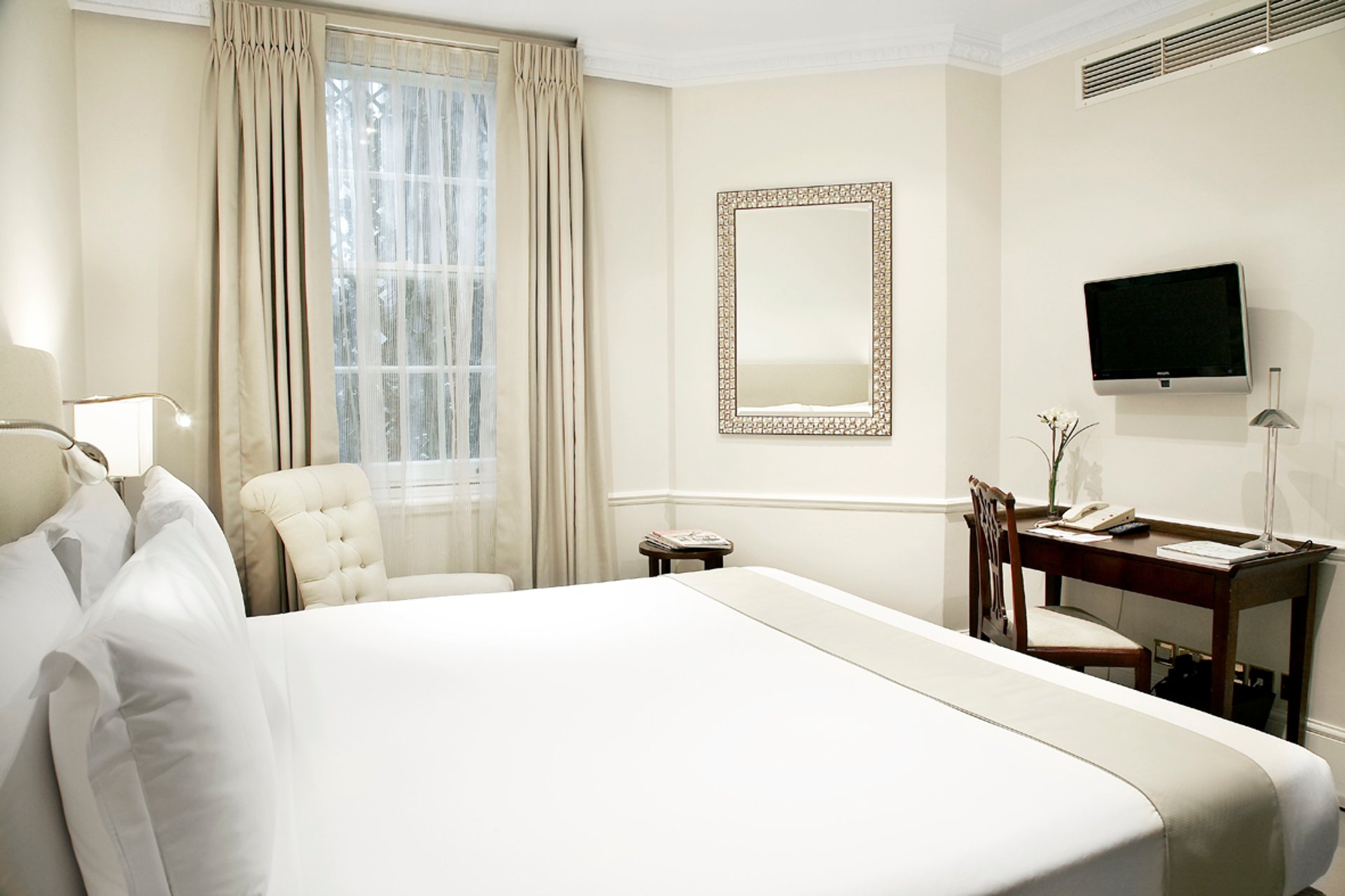 DUKES Bedroom