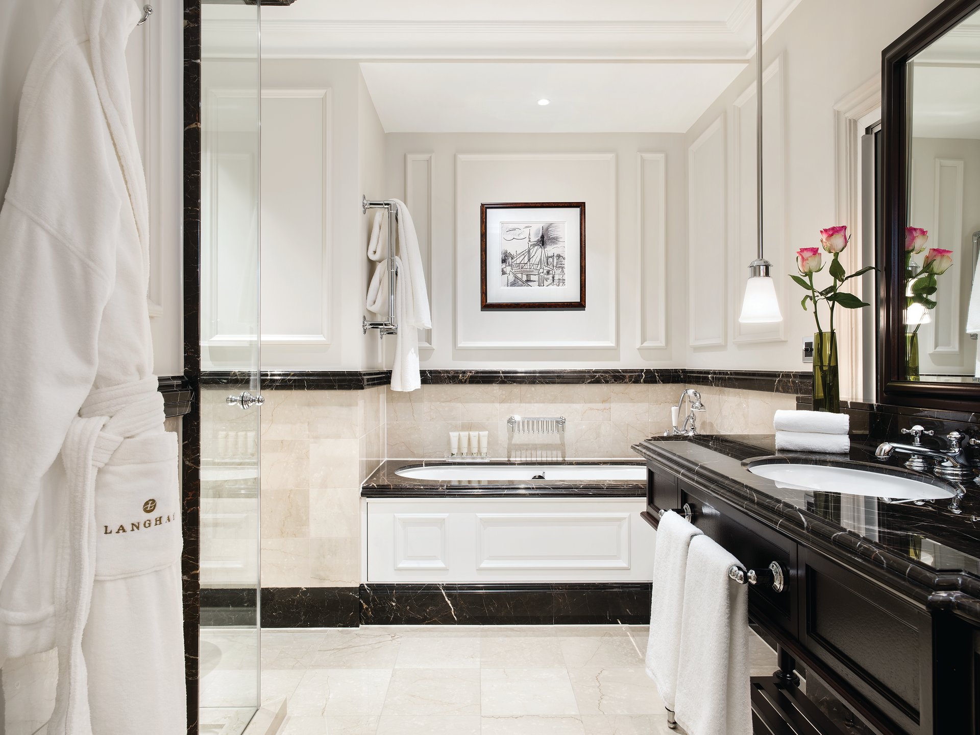Deluxe Room - Bathroom