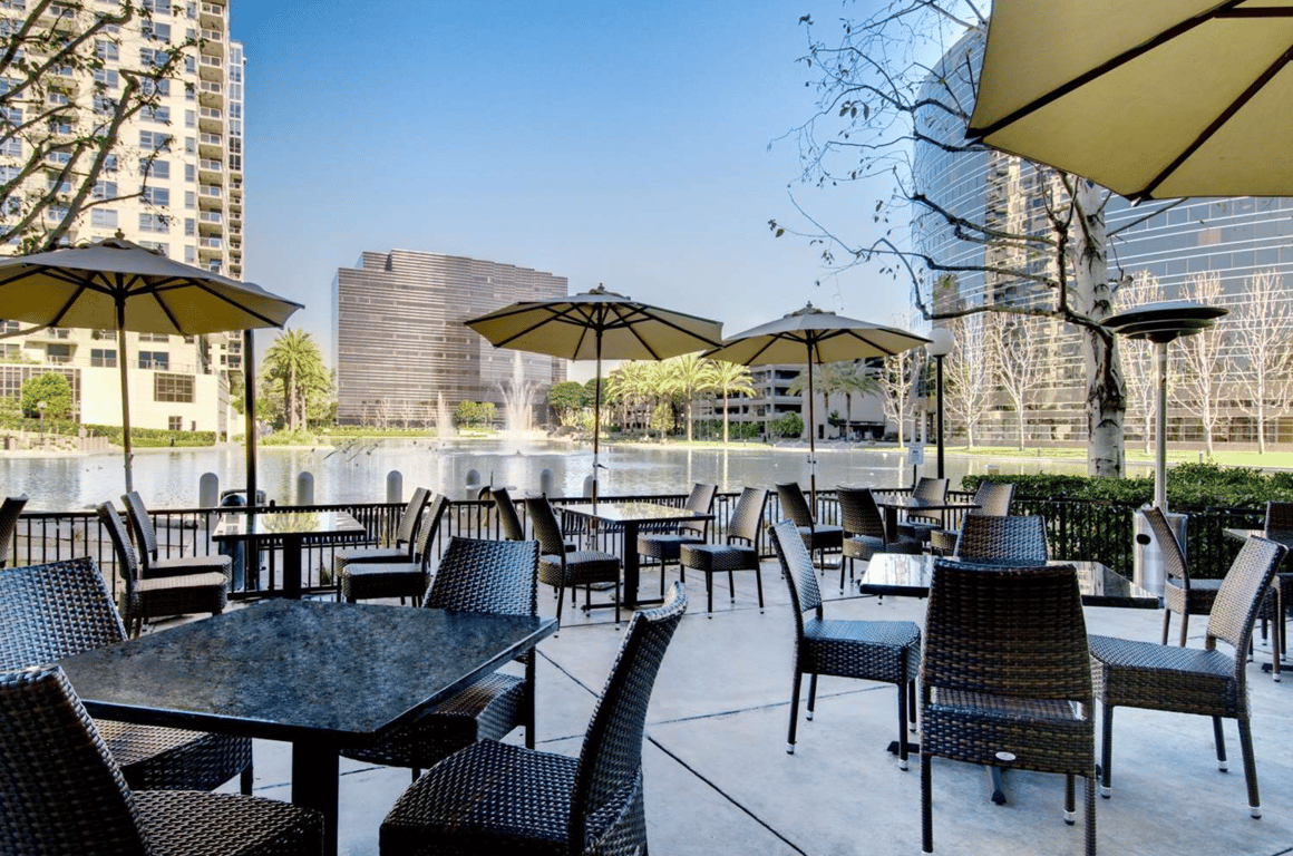 Outdoor Dining | DoubleTree by Hilton Orange County Airport