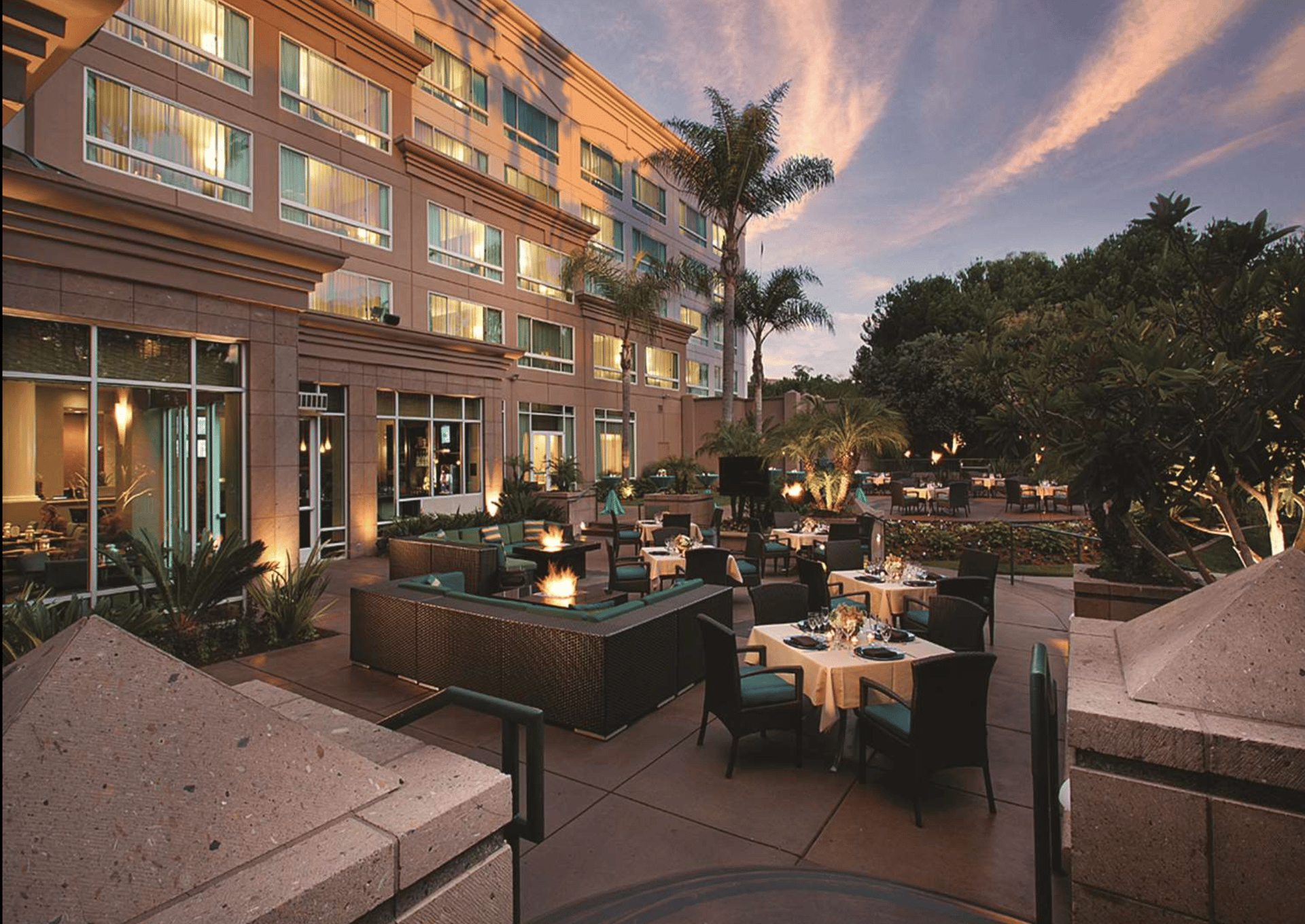 Night Dining | Hilton Santa Monica Hotel & Suites