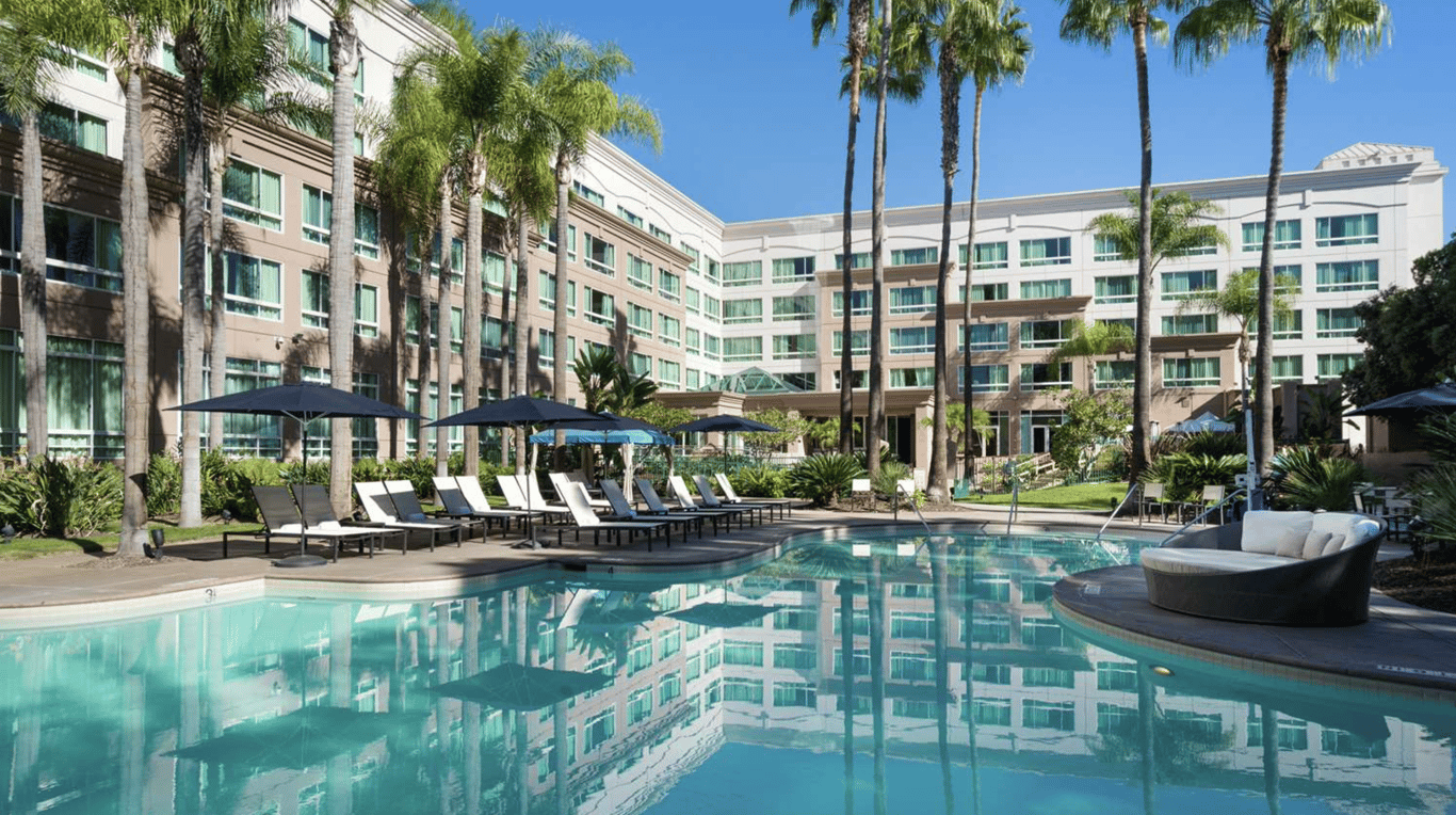 Pool | DoubleTree Suites by Hilton Santa Monica