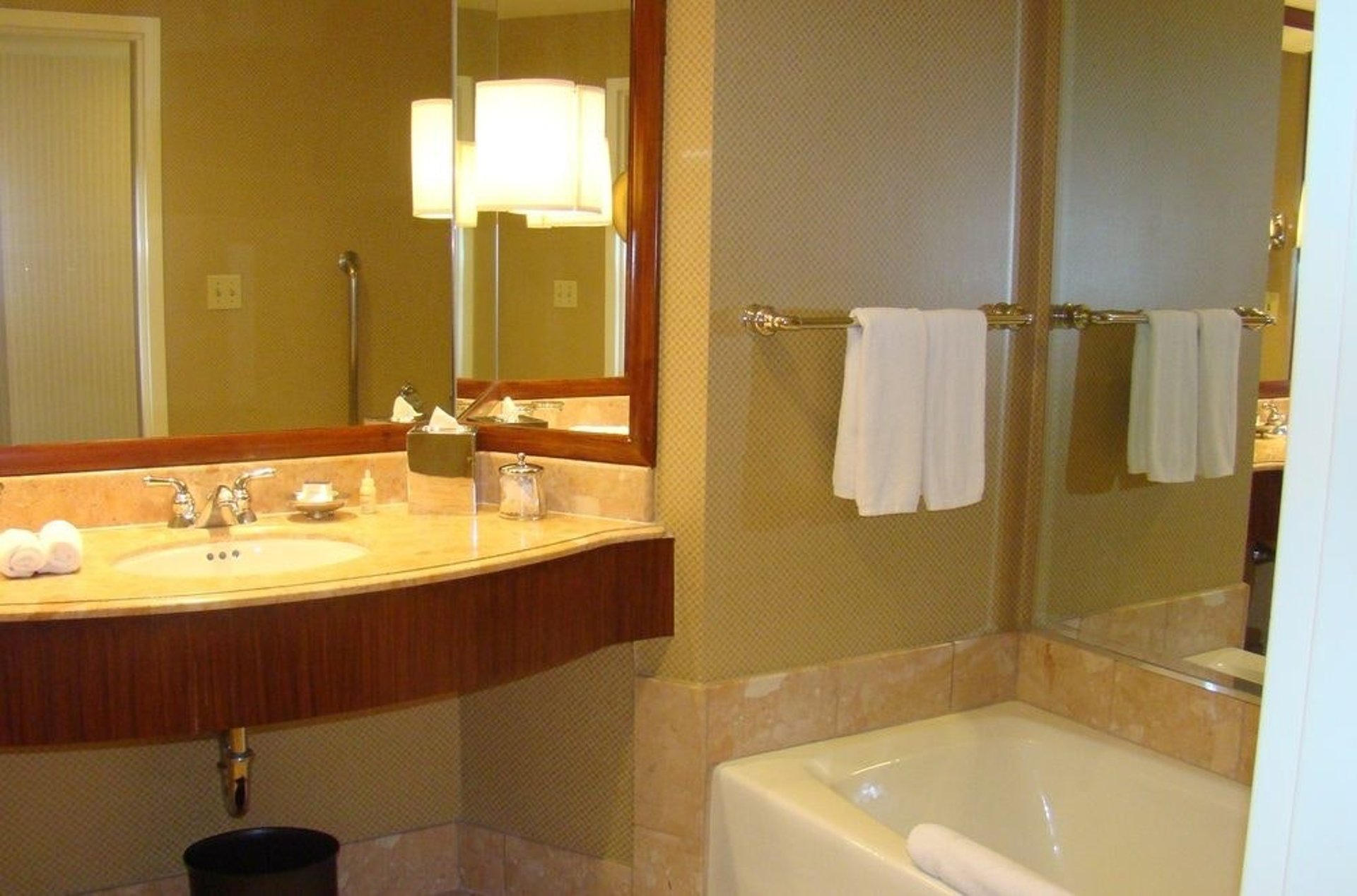 Executive Suite Bathroom