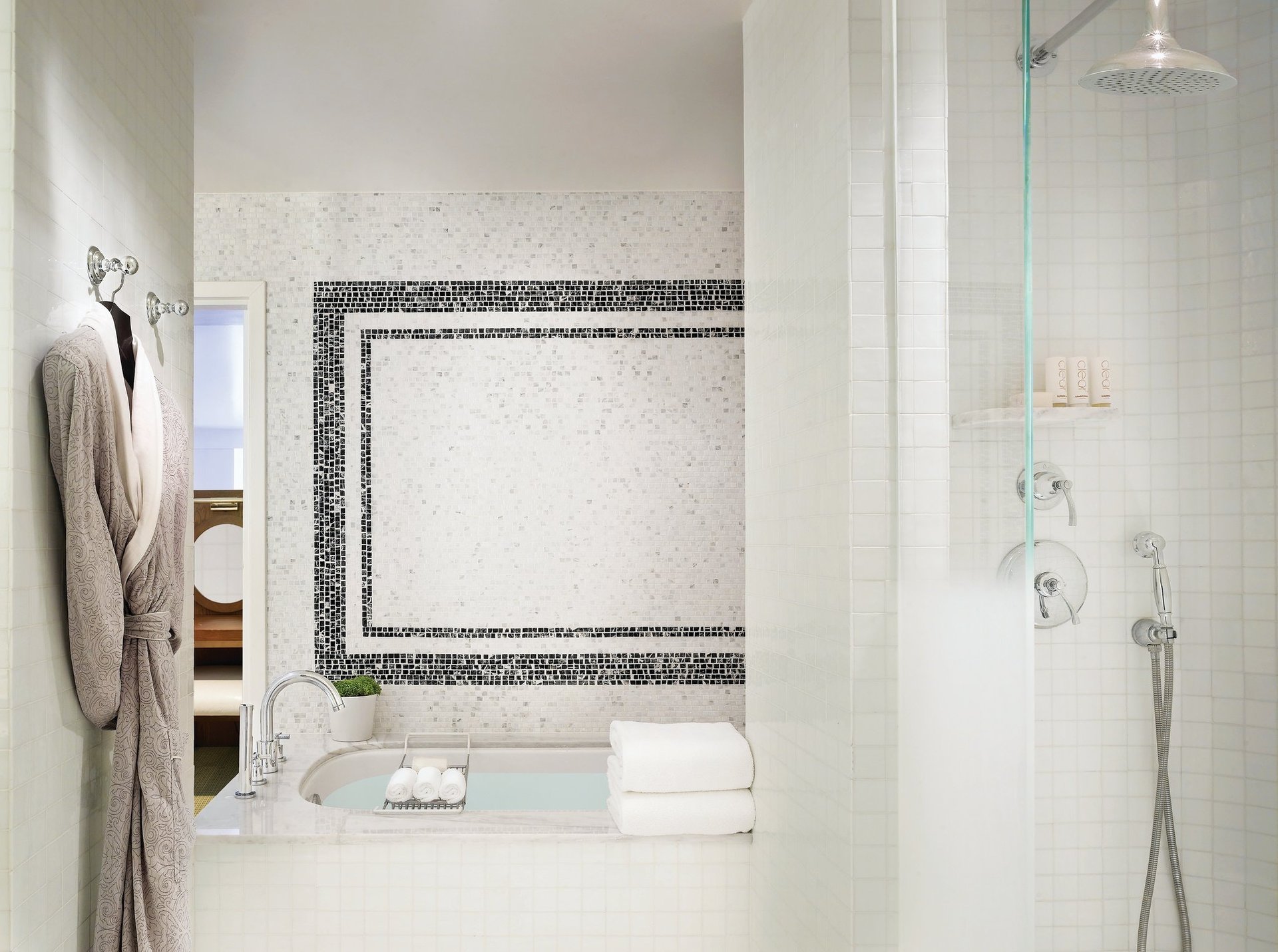 Royal Vista Suite Bathroom