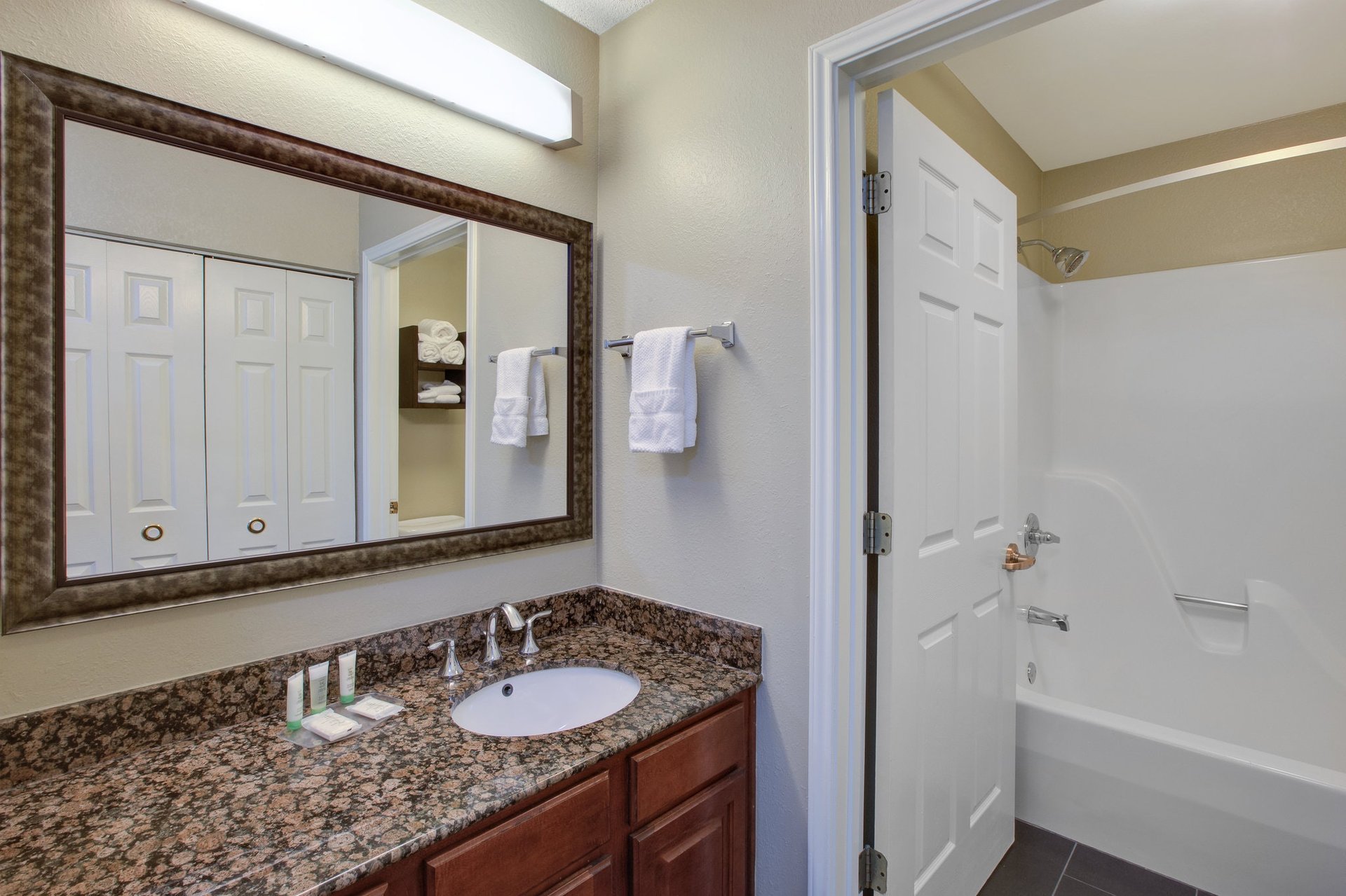 2 Bedroom Suite Bathroom
