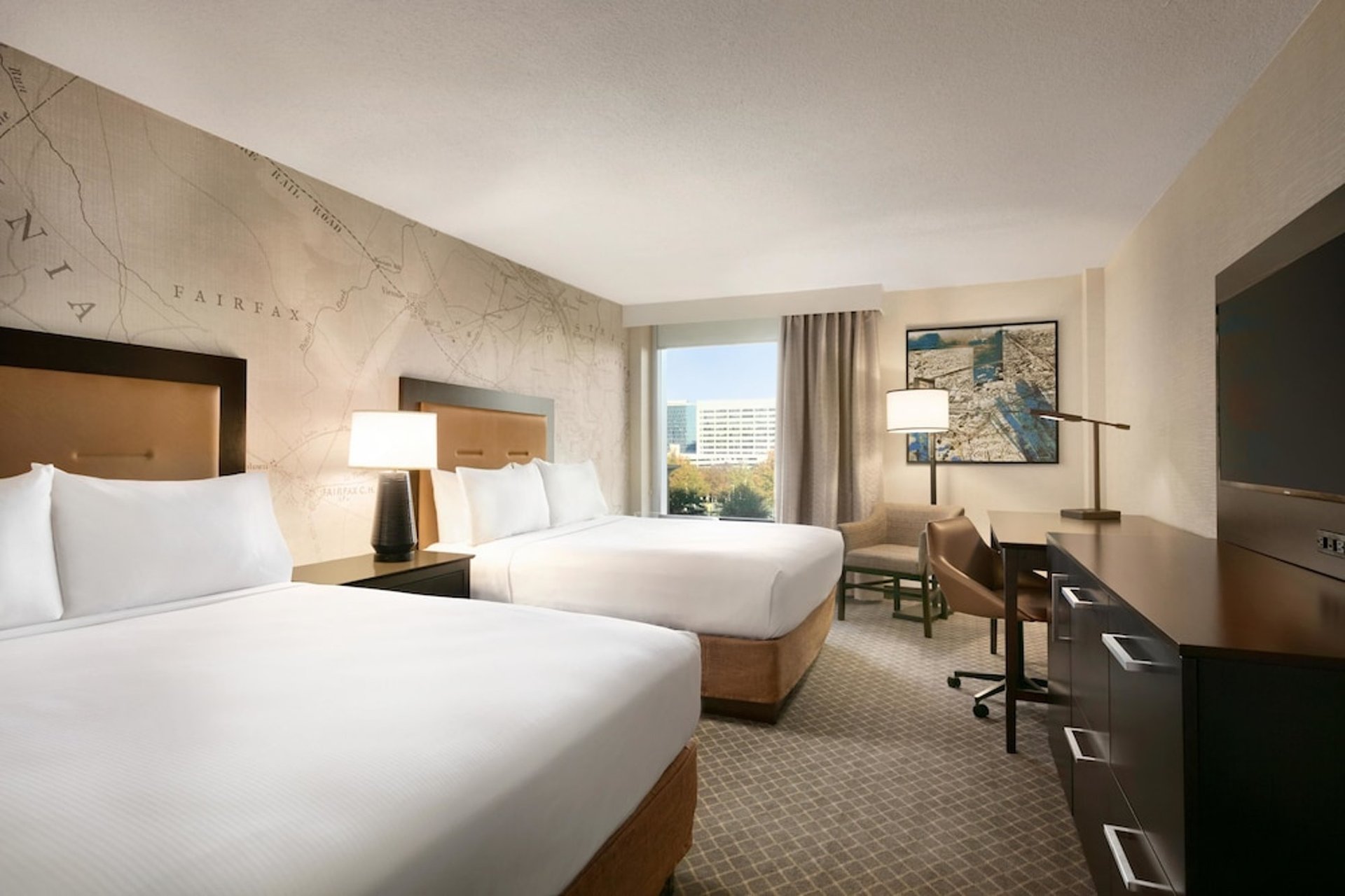 2 Queen Beds Room